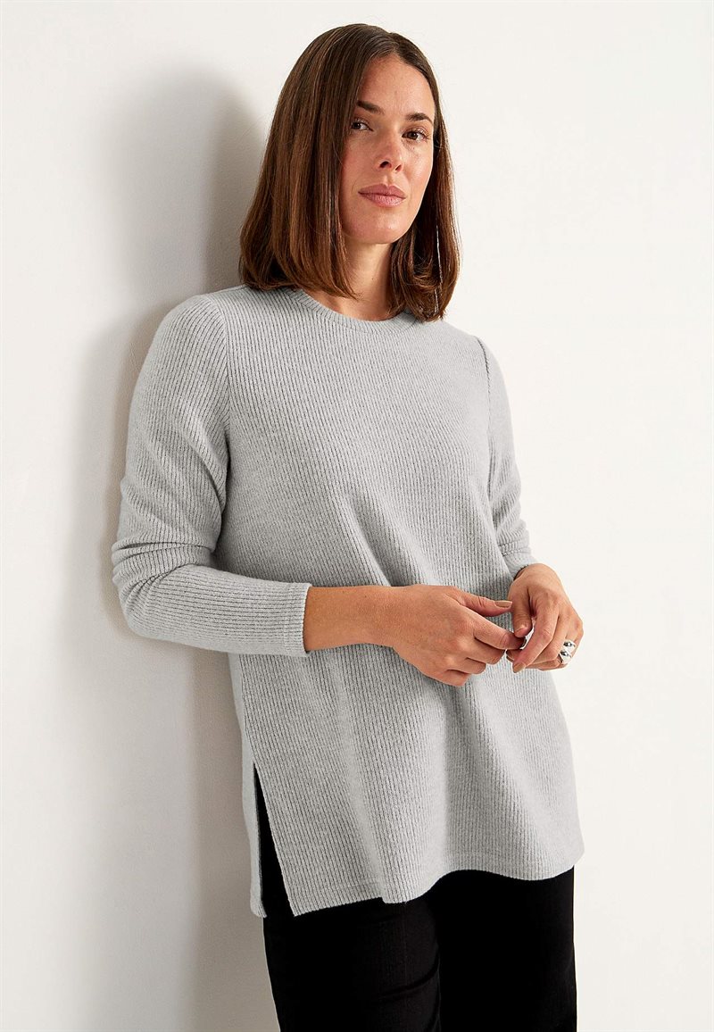 Super miękki sweter z rozcięciami