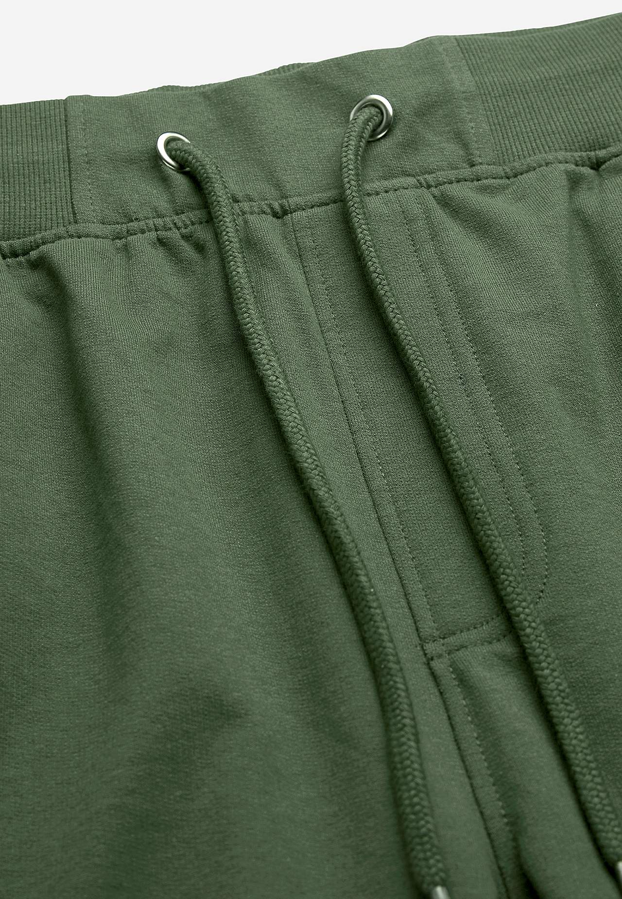 Spodenki dresowe ze swobodnym fasonem