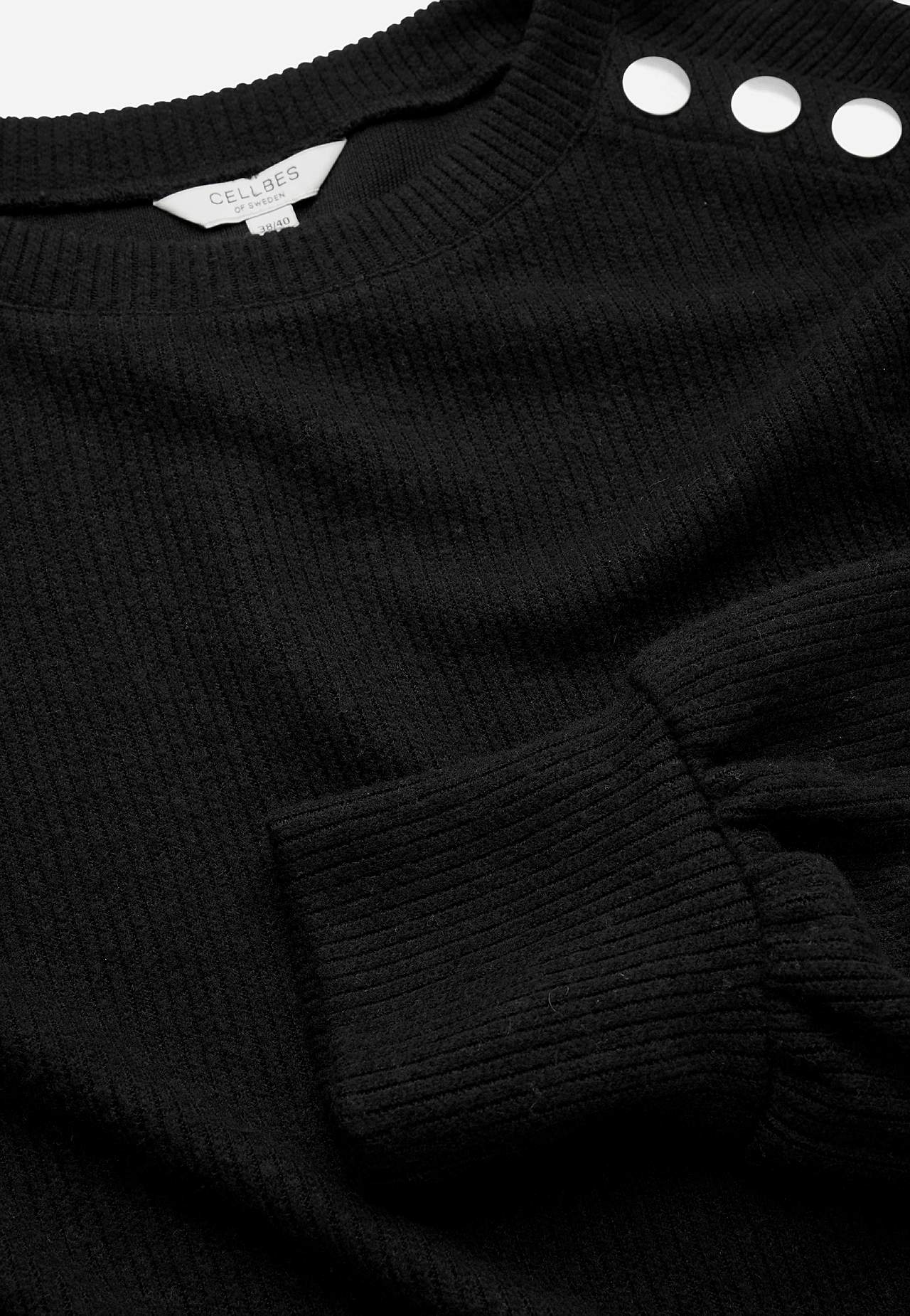 Dzianinowy i miękki sweter