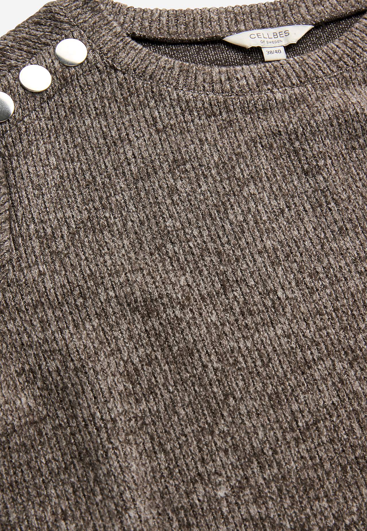 Dzianinowy i miękki sweter