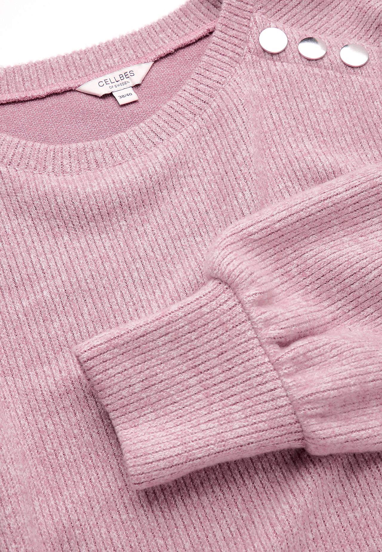 Dzianinowy i miękki sweter