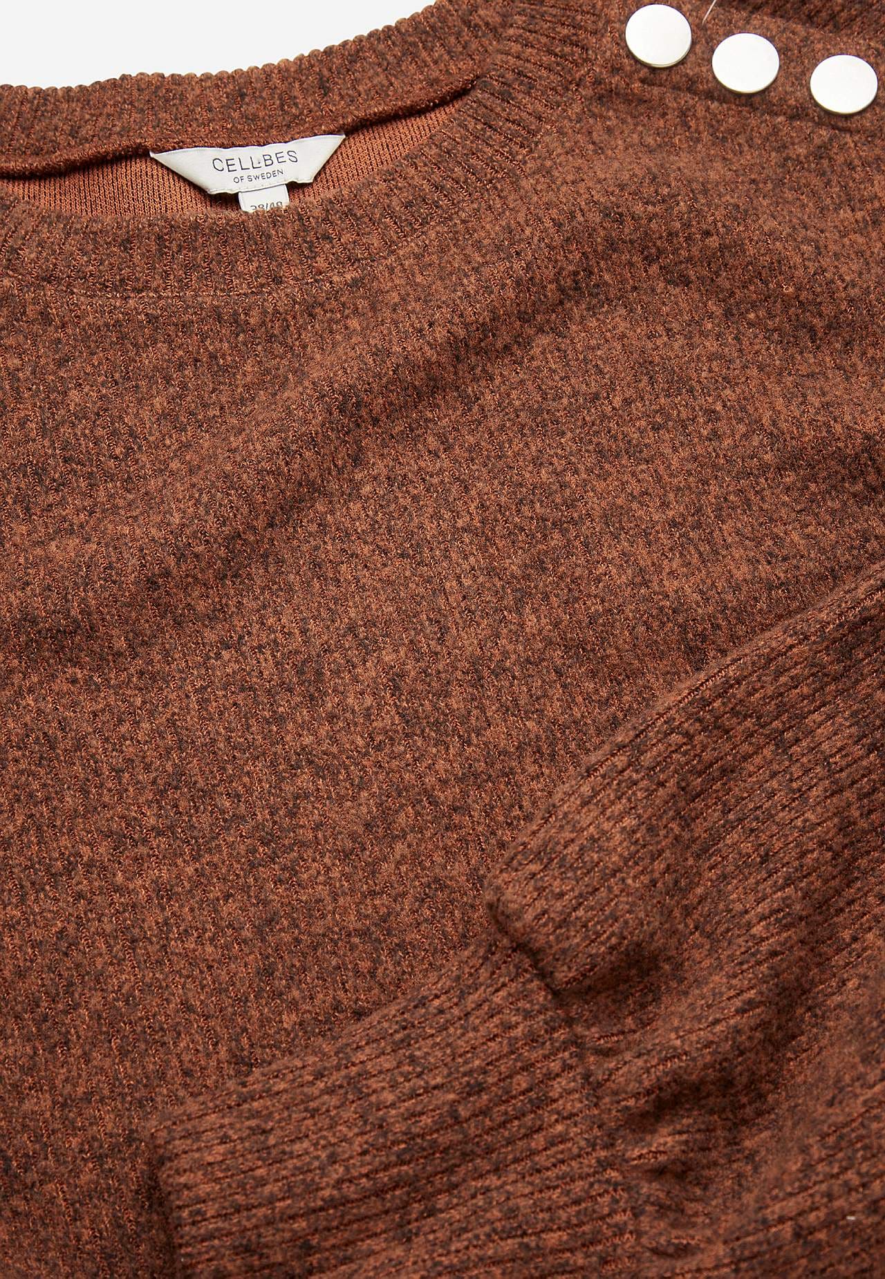 Dzianinowy i miękki sweter