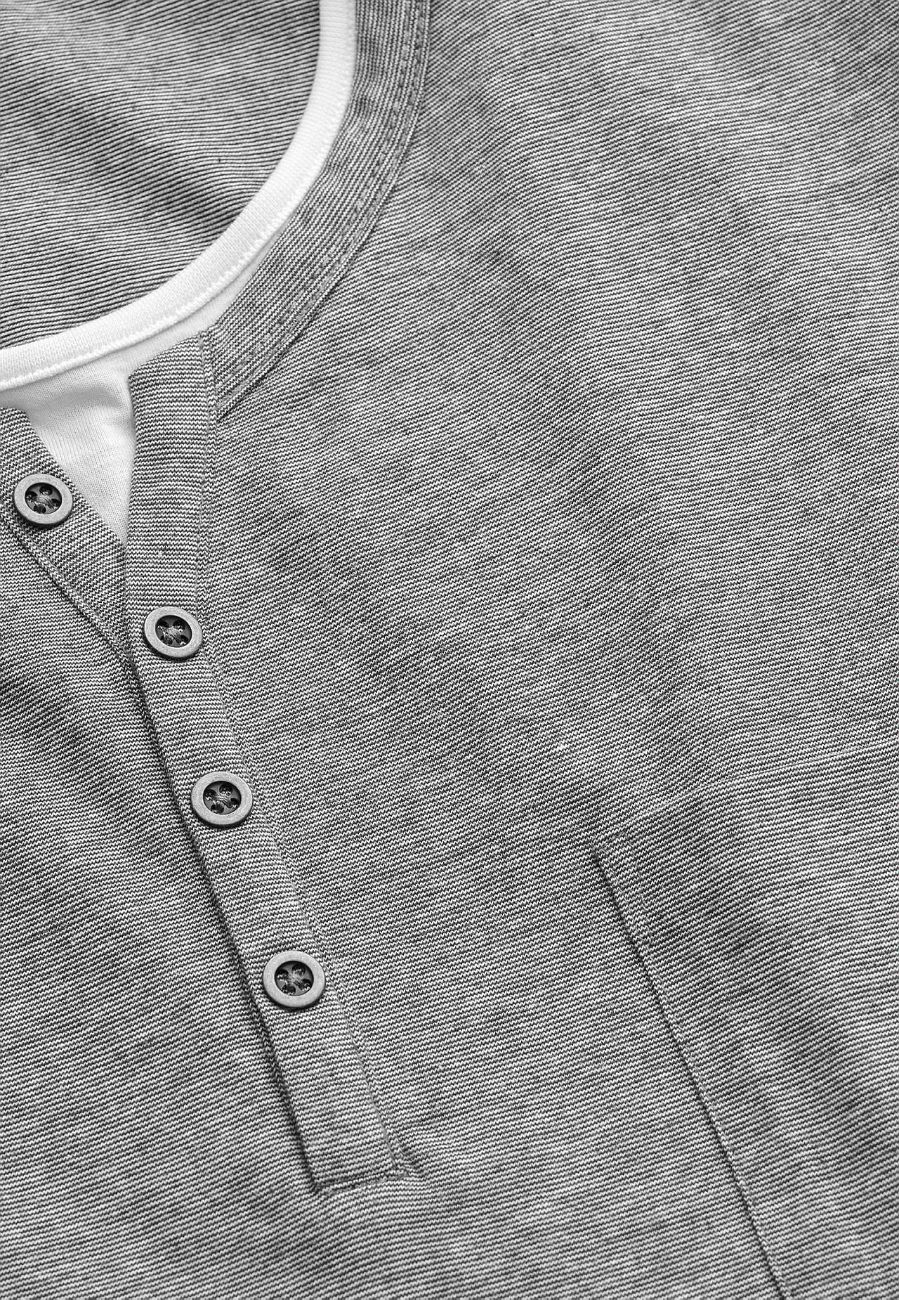 T-shirt z rozcięciem zapinanym na guziki