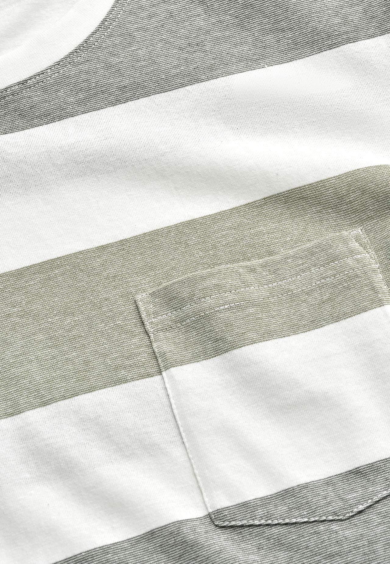 T-shirt ze szerokimi naszywkami Johannes