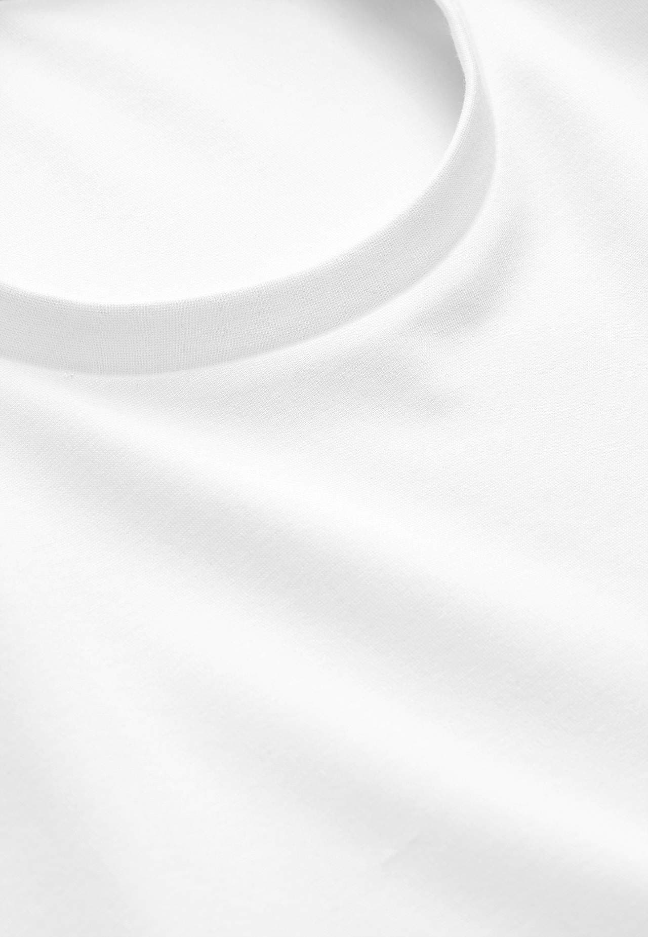 T-shirt z trudnego trykotu