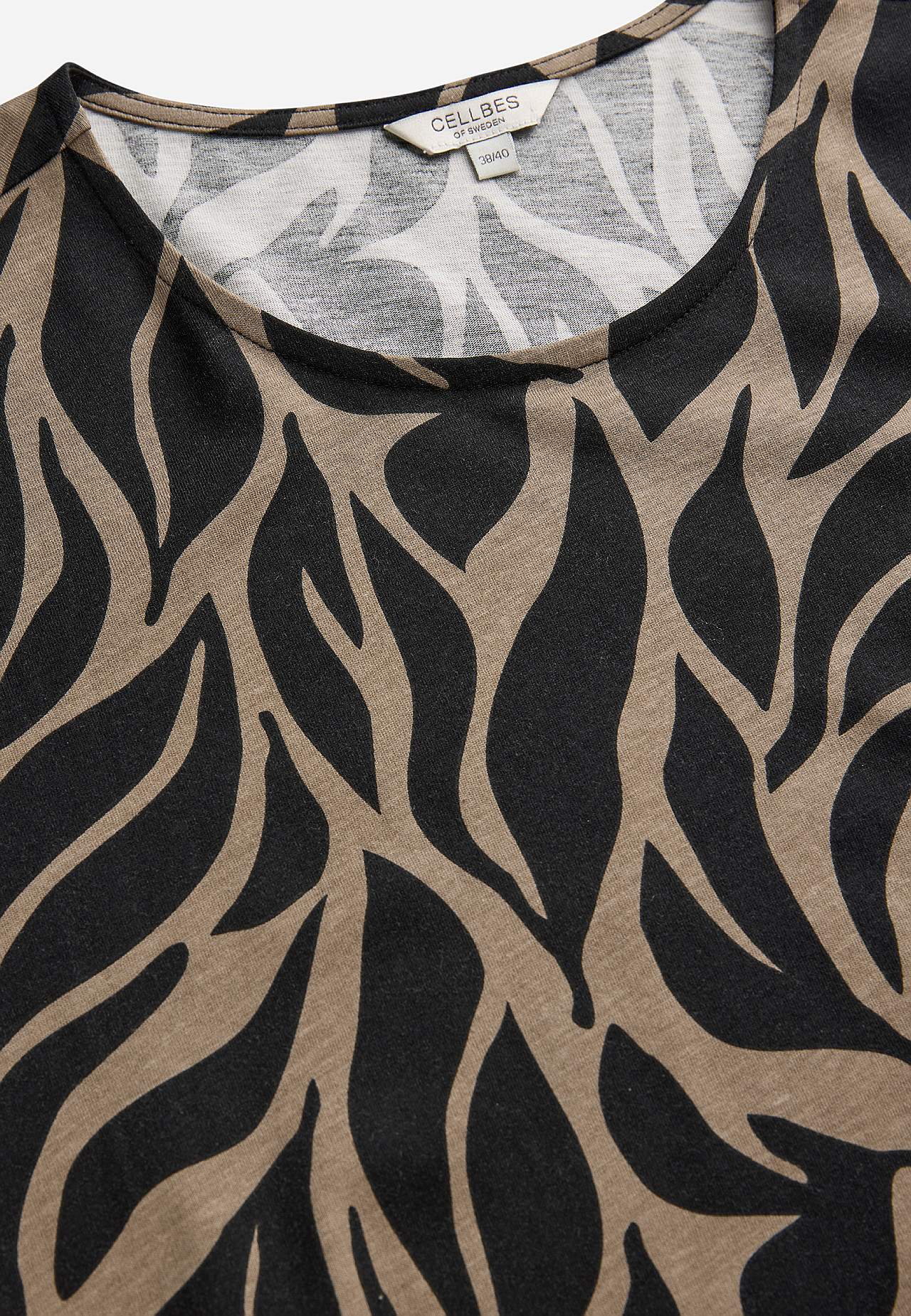 Dżersejowa sukienka z kieszeniami