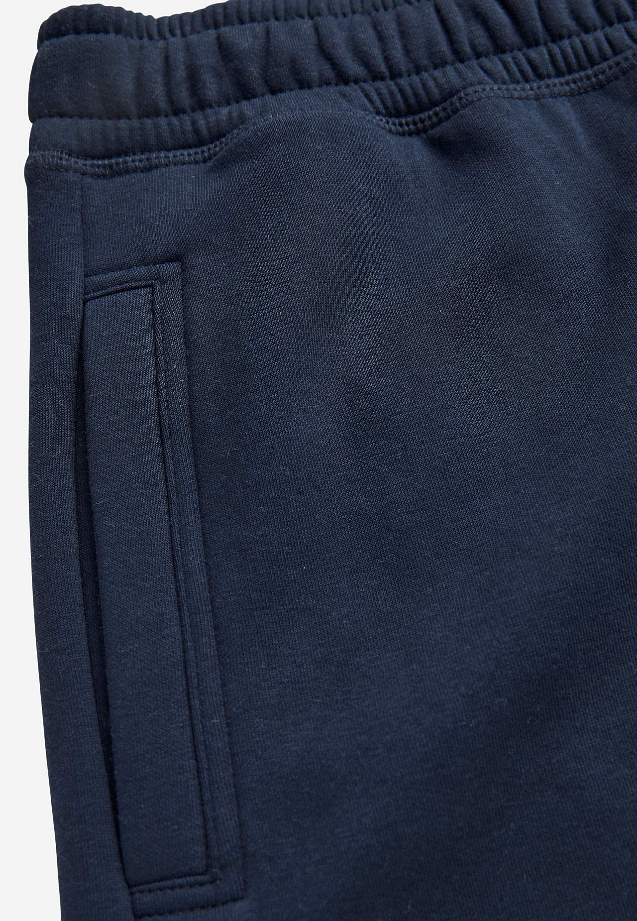 Wygodne spodnie dresowe z tylnymi kieszeniami