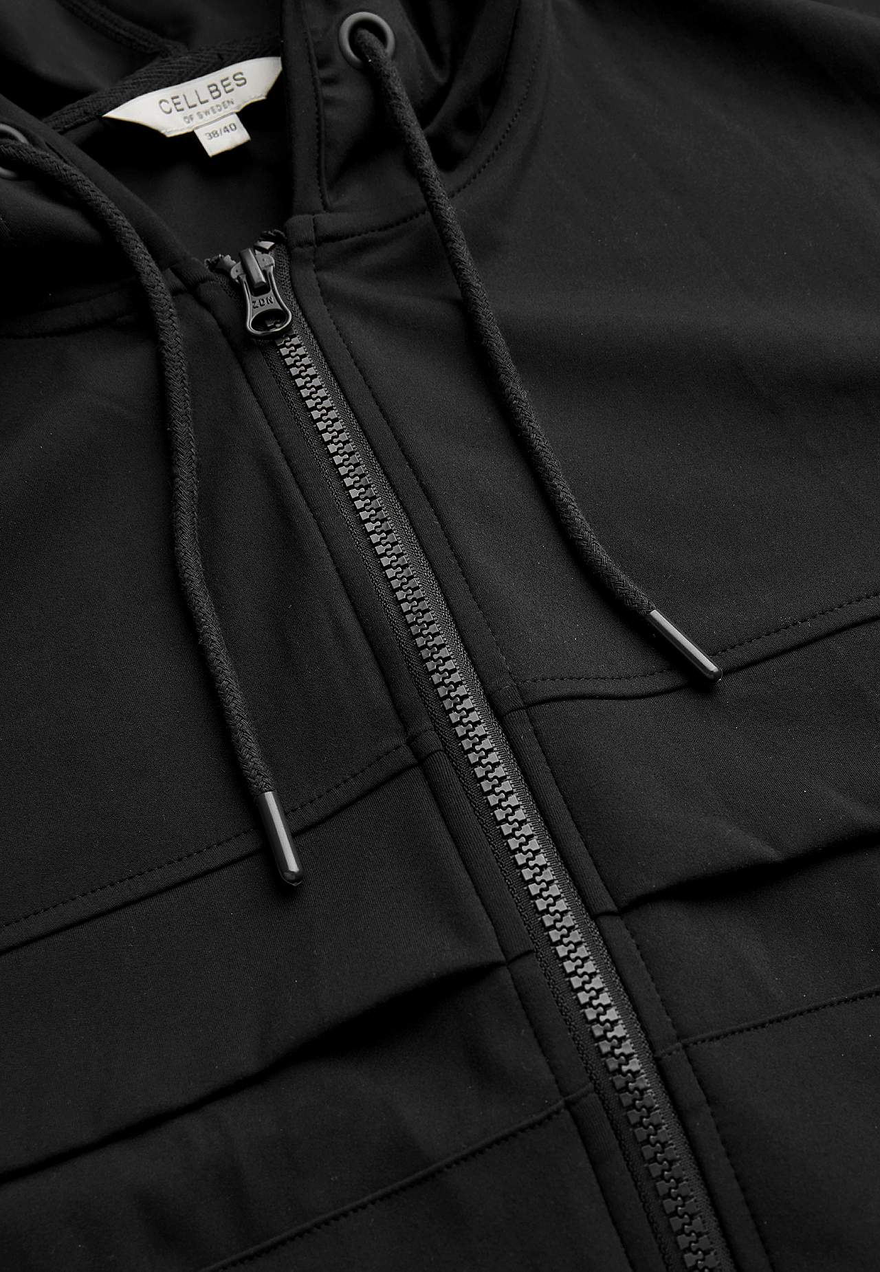 Wszechstronna kurtka z kapturem Daria