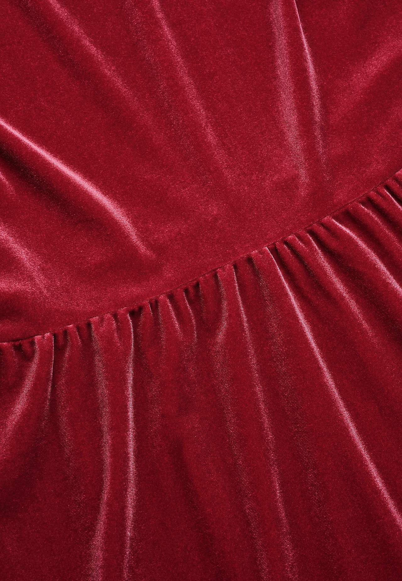 Sukienka z aksamitu z falbankami