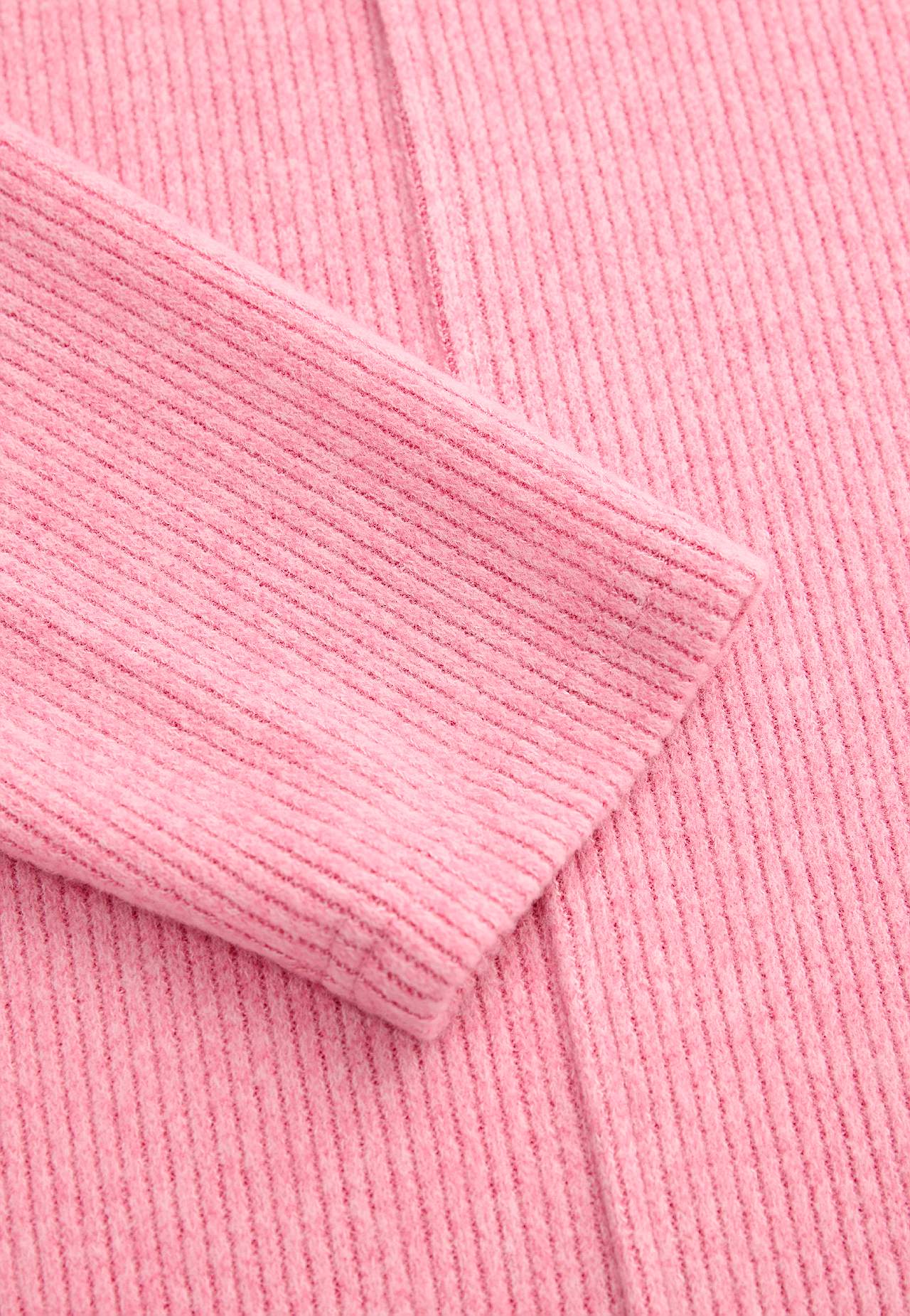 Super miękki sweter z dekoracyjnym szwem środkowym Beata