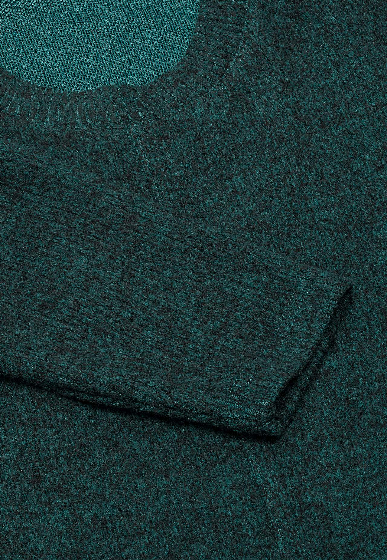 Super miękki sweter z dekoracyjnym szwem środkowym Beata