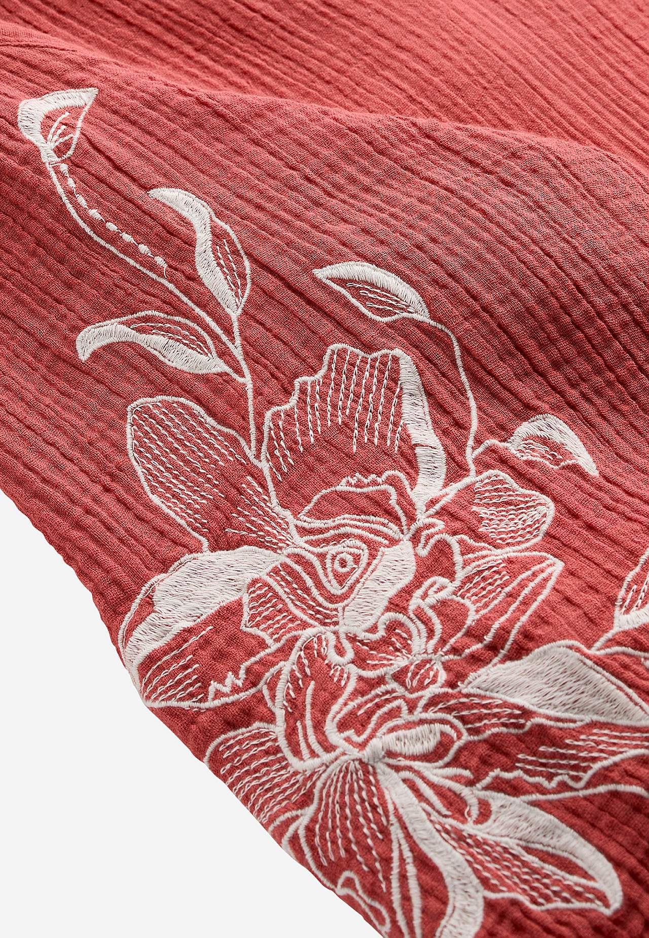 Sukienka z pofalowanej bawełny z haftem