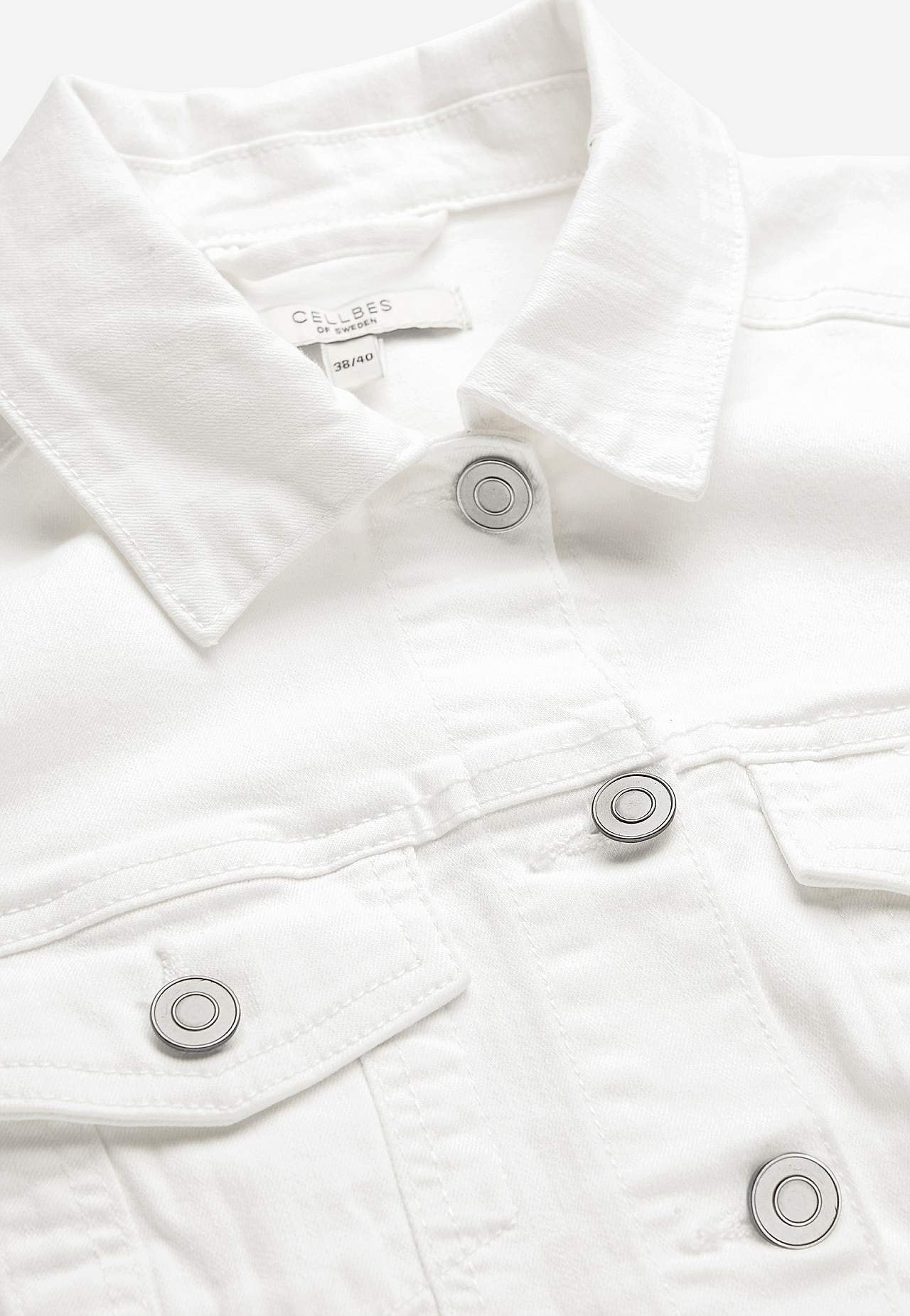 Elastyczna kurtka jeansowa