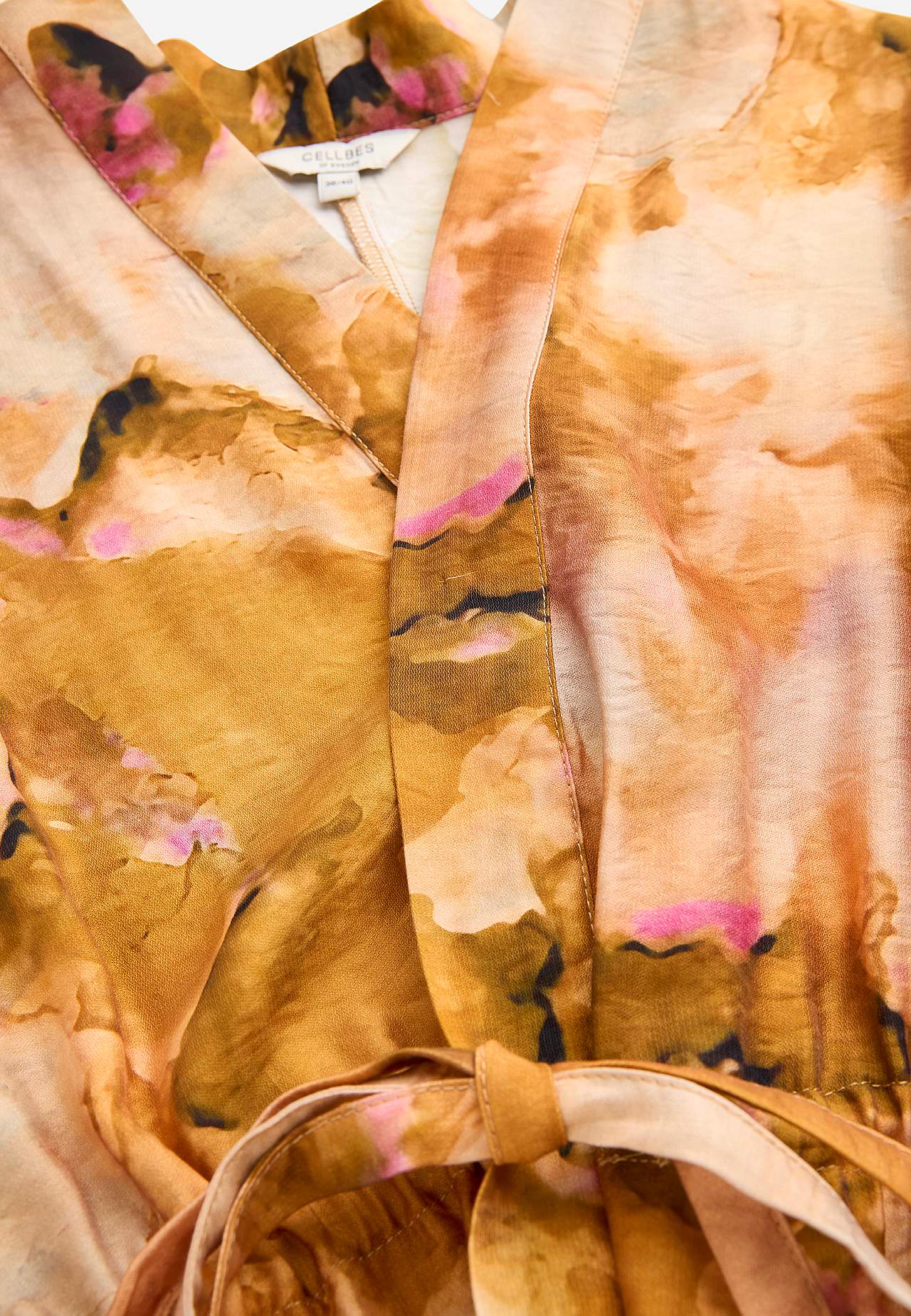 Wzorzysta i elastyczna kurtka kimono