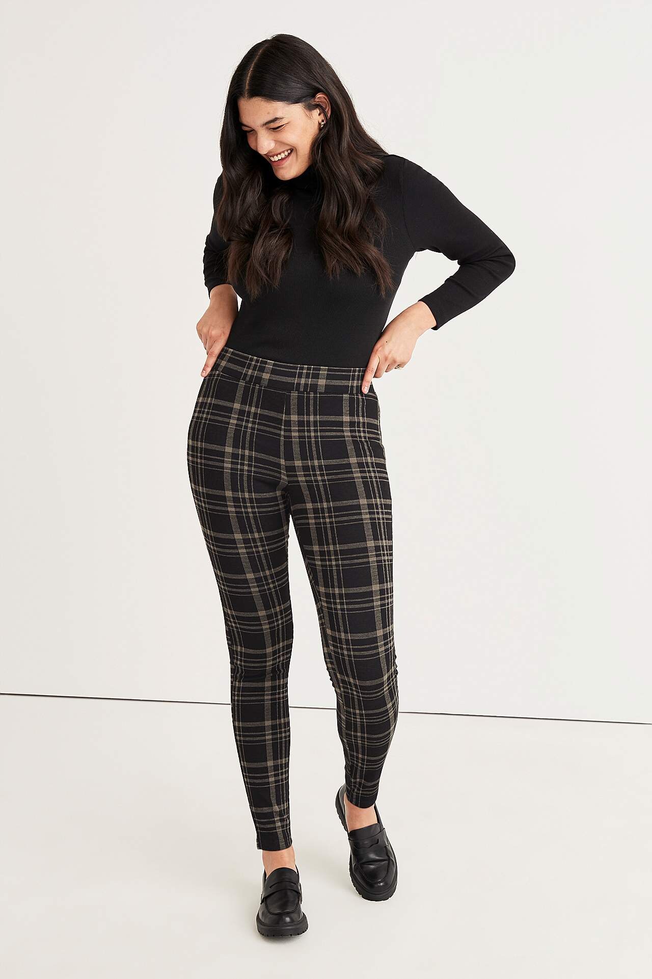 Kraciaste legginsy
