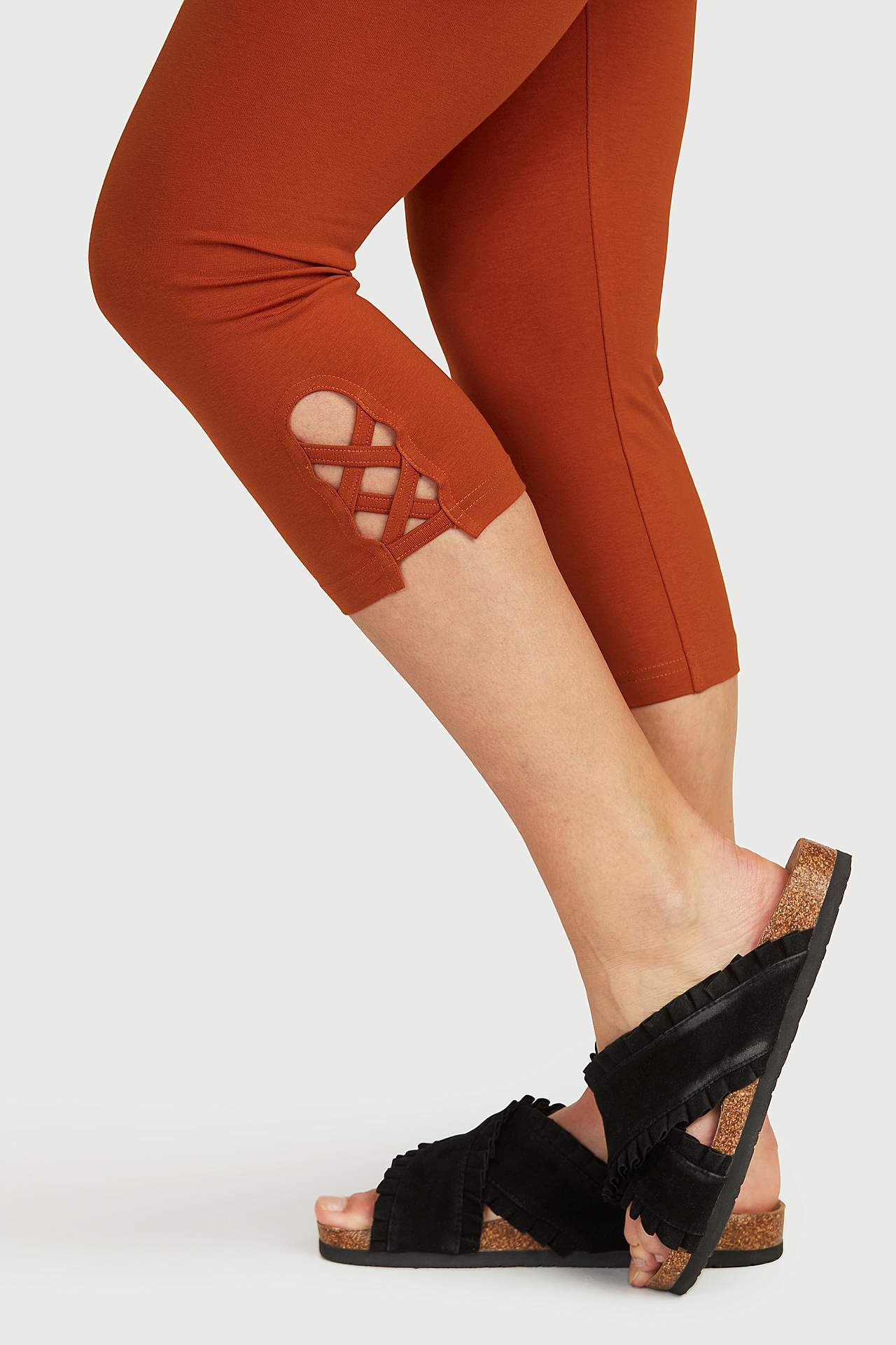 Legginsy rybaczki z miłymi detalami 2 sztuki