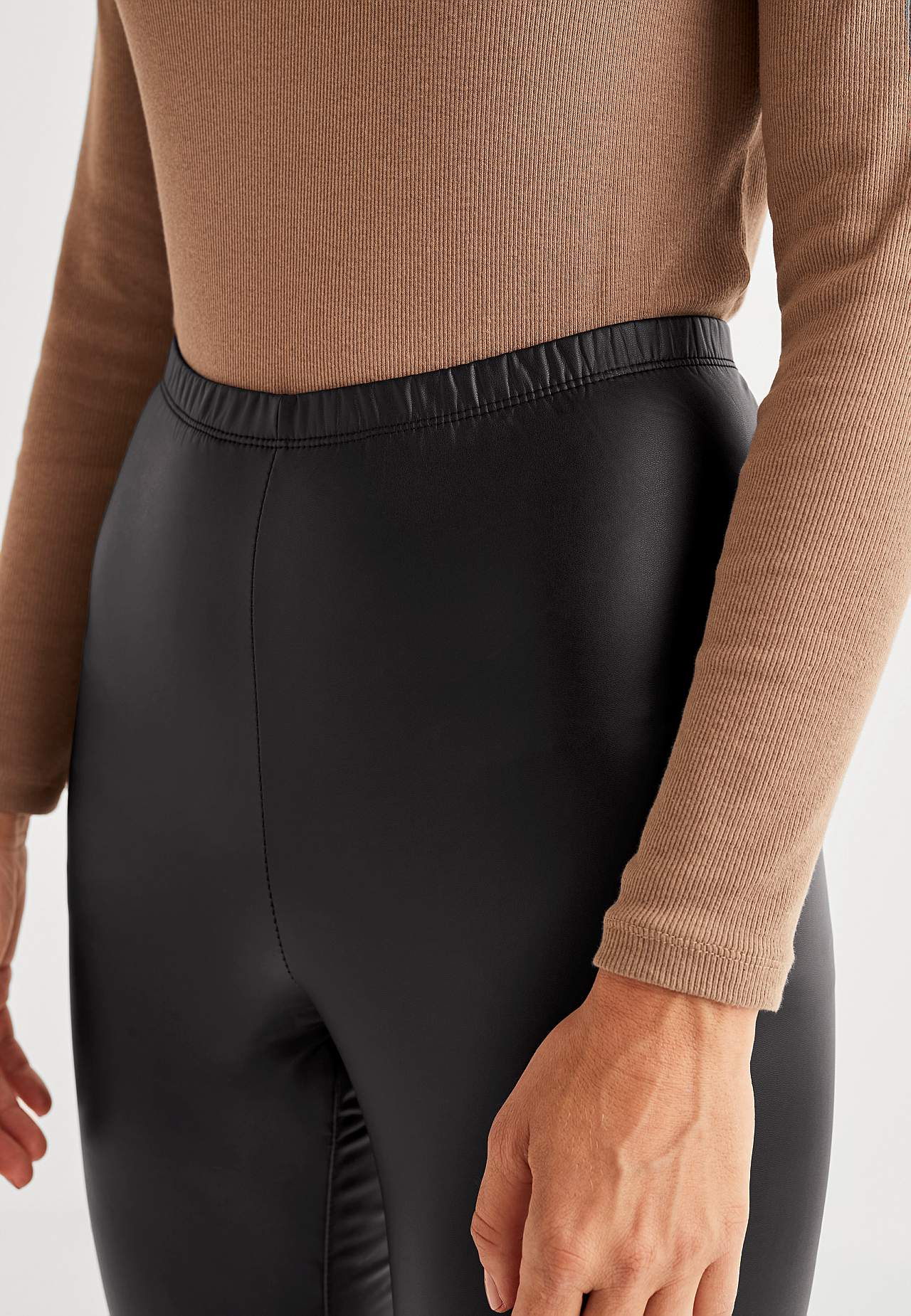 Powlekane legginsy