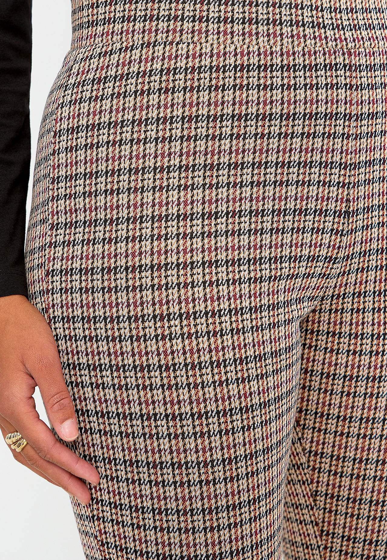 Kraciaste legginsy