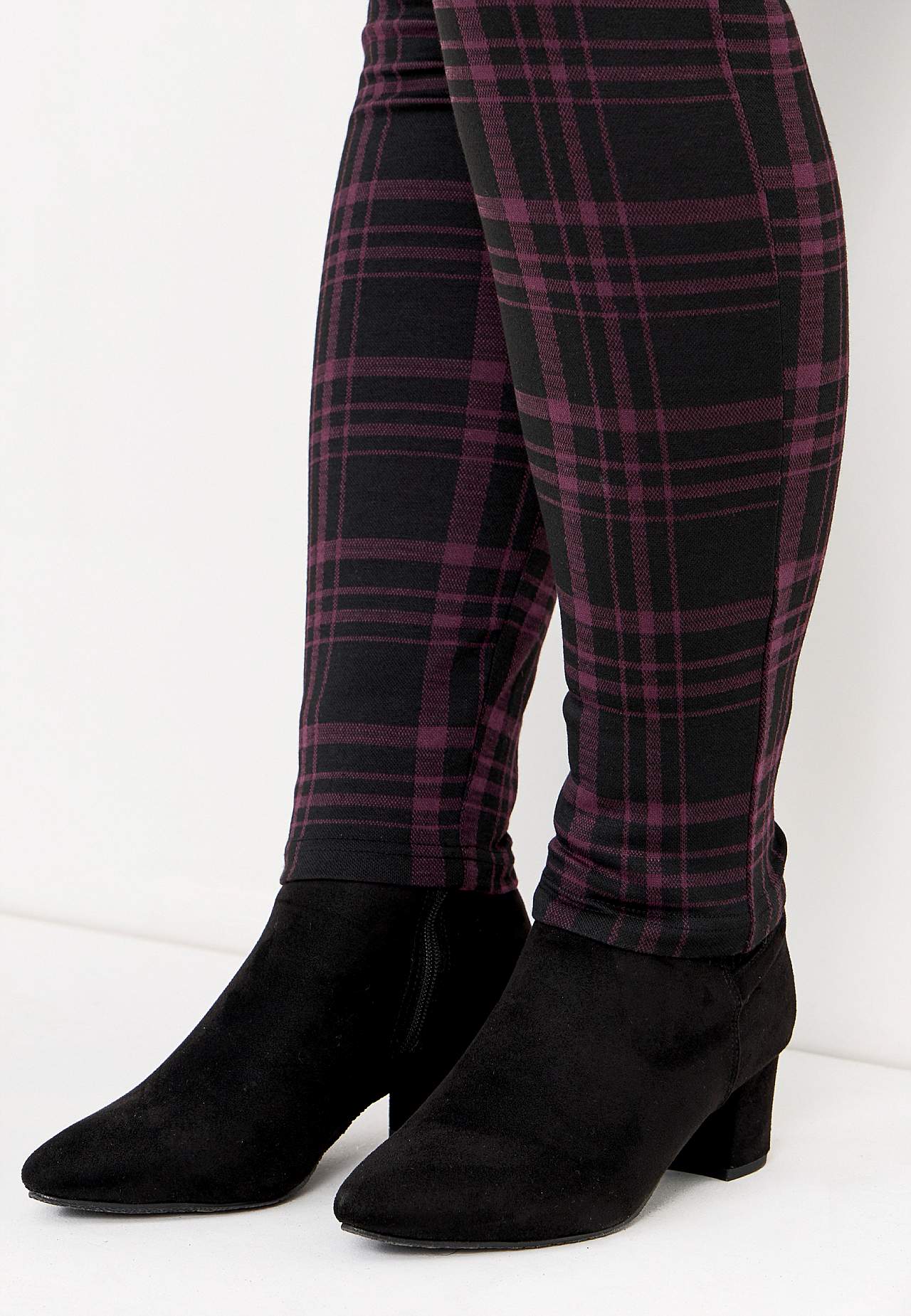 Kraciaste legginsy