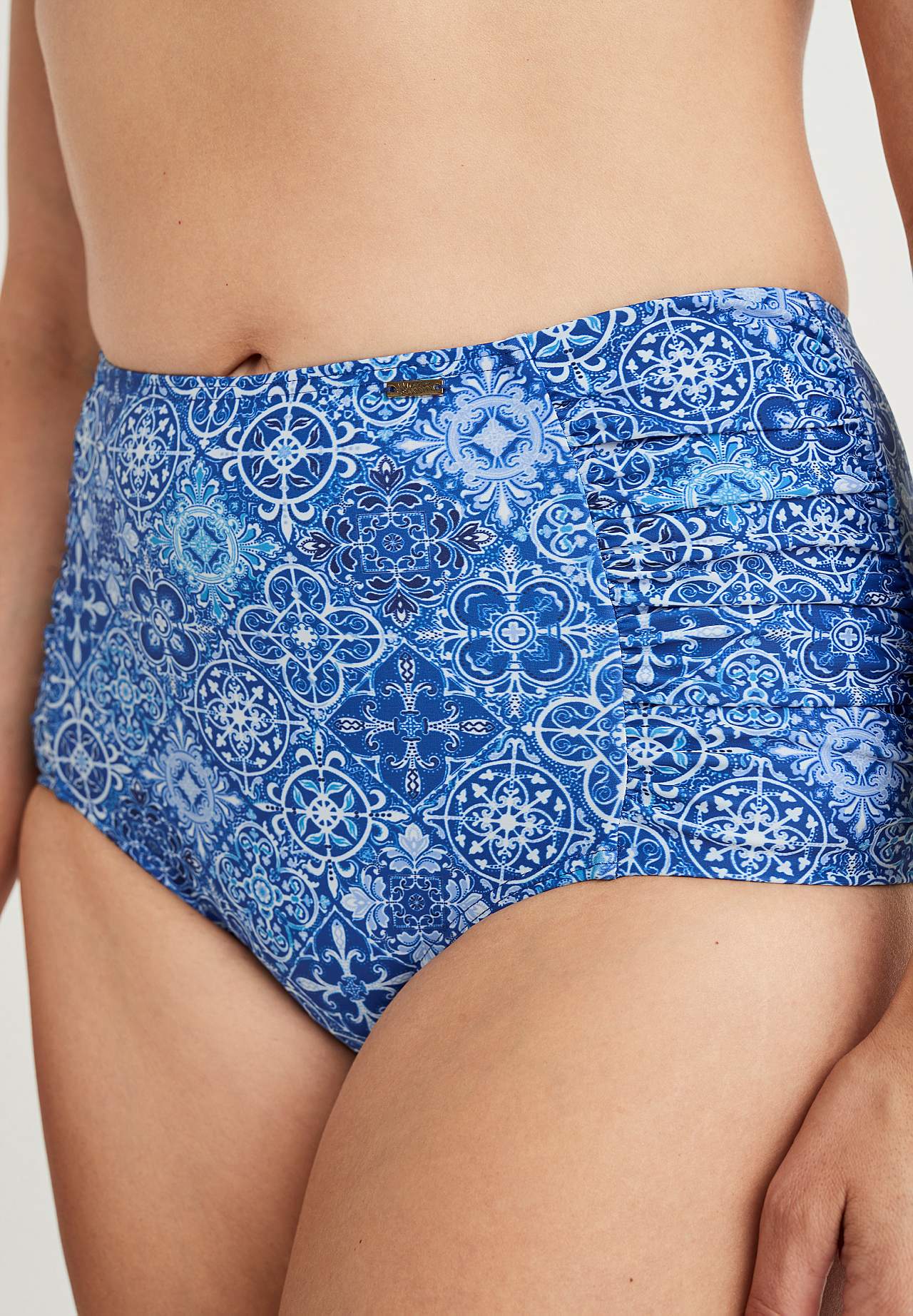 Dół bikini z wysokim stanem