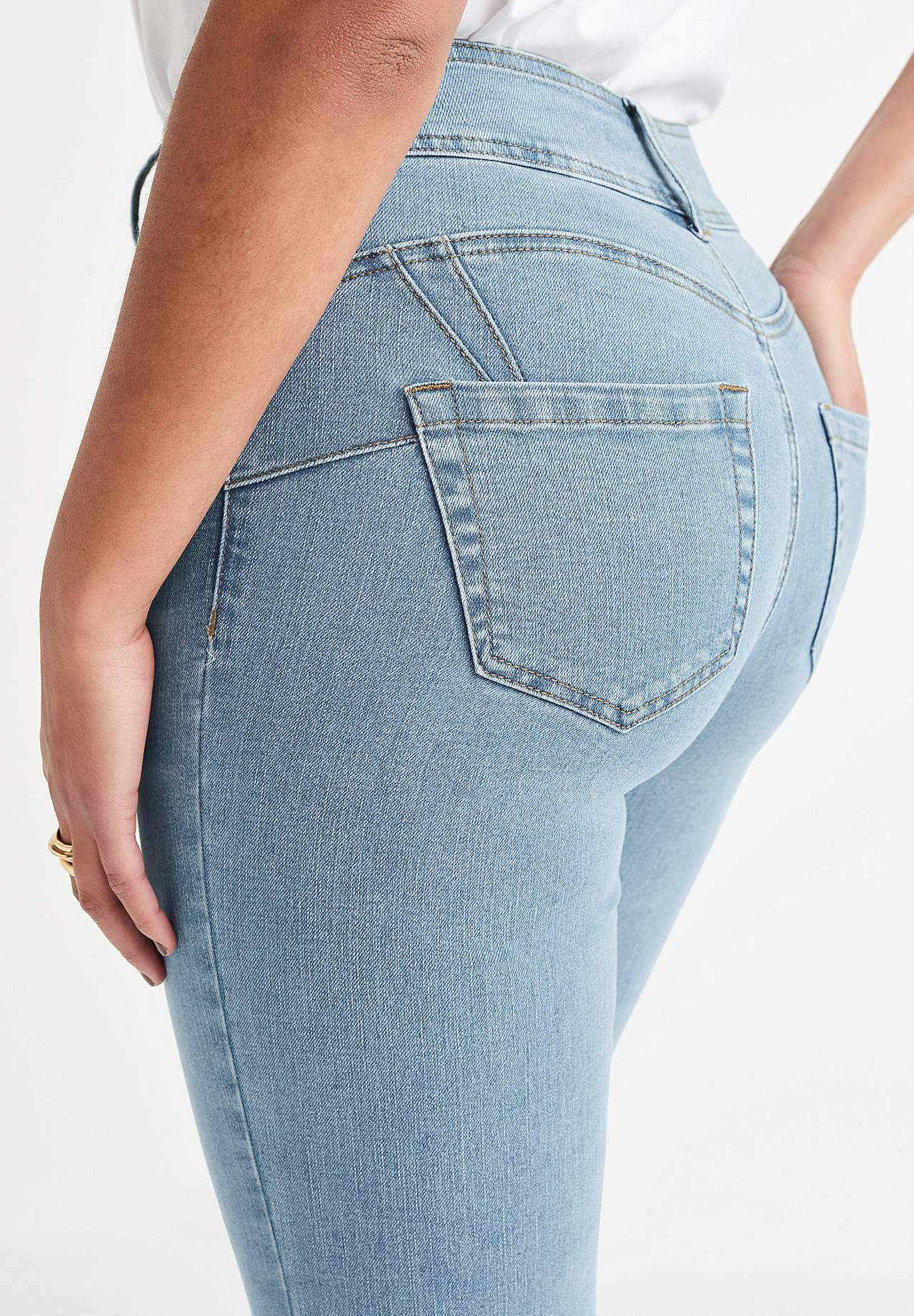 Jeansy modelujące ze stretchem