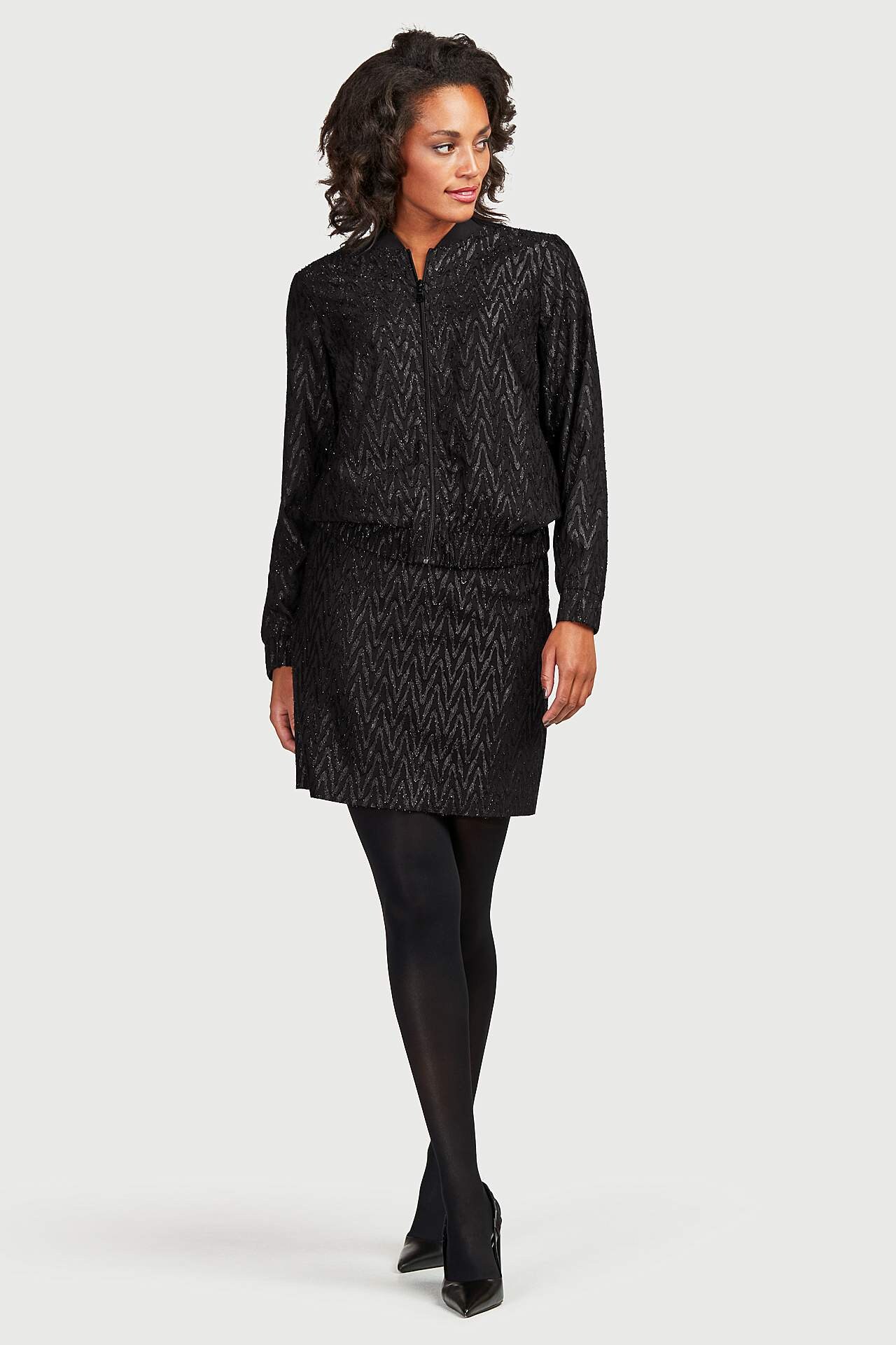 Błyszcząca spódnica