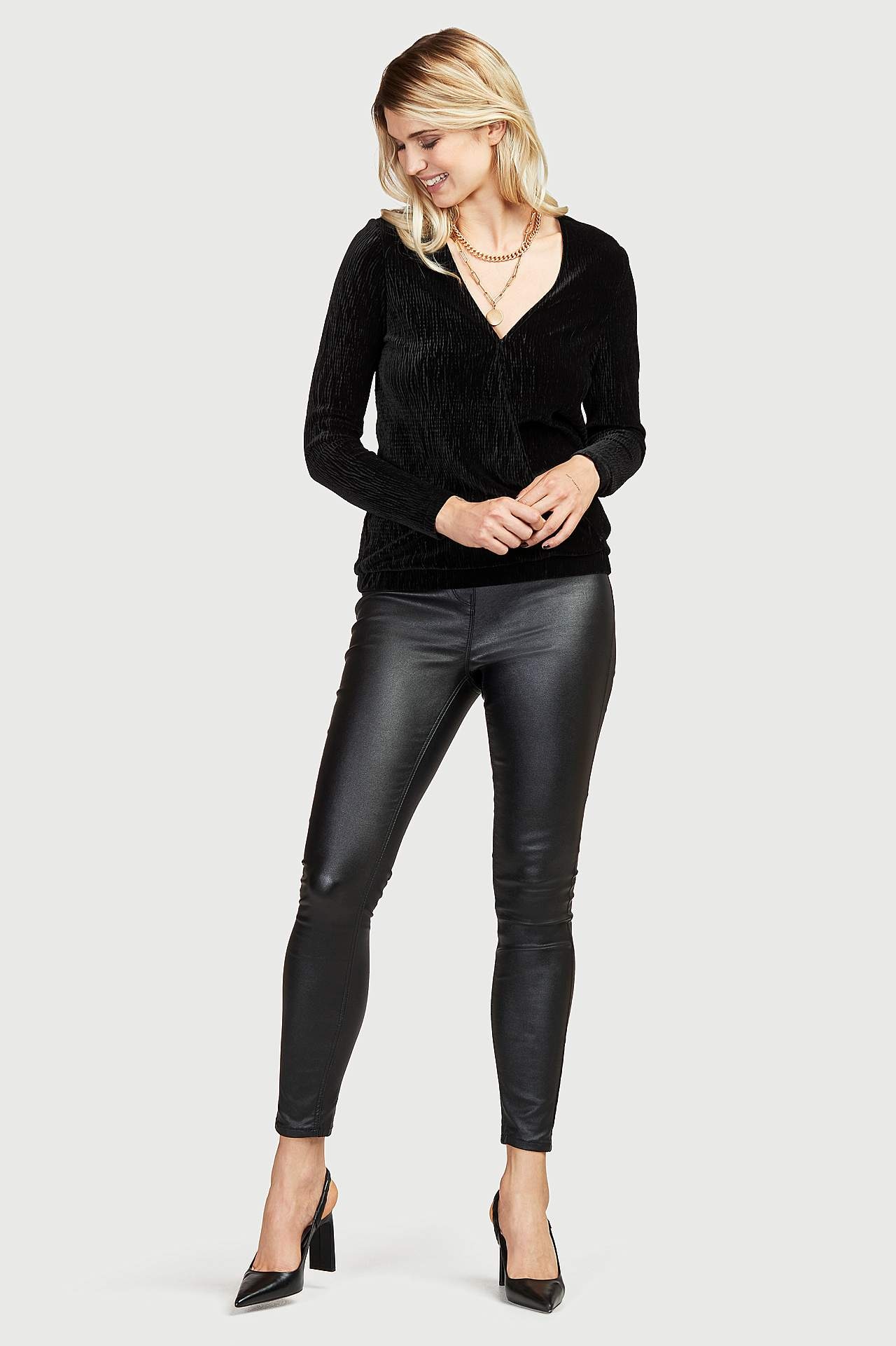 Top zawiązywany z plisowanego aksamitu