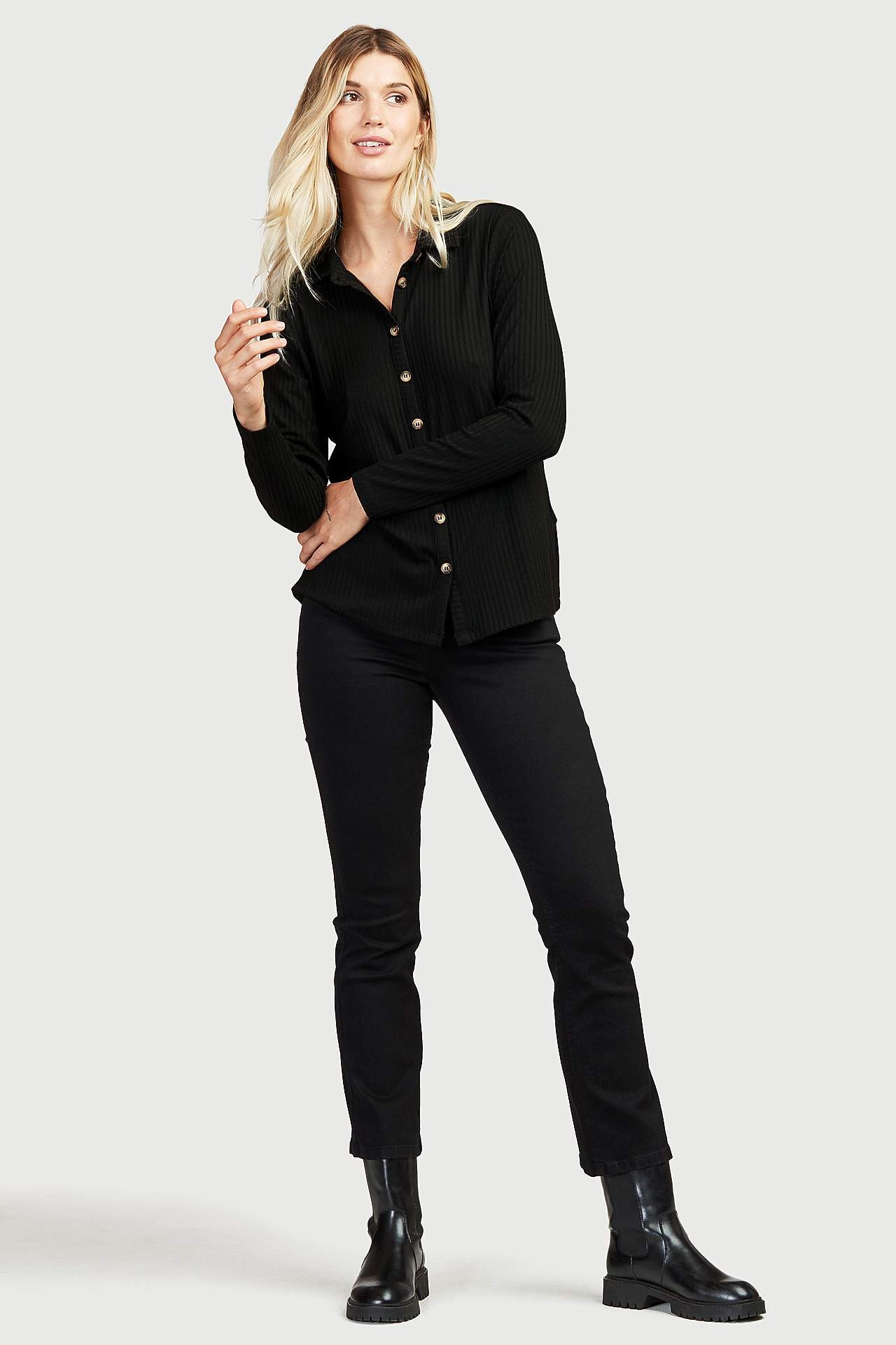 Proste dżinsy z bawełny ekologicznej