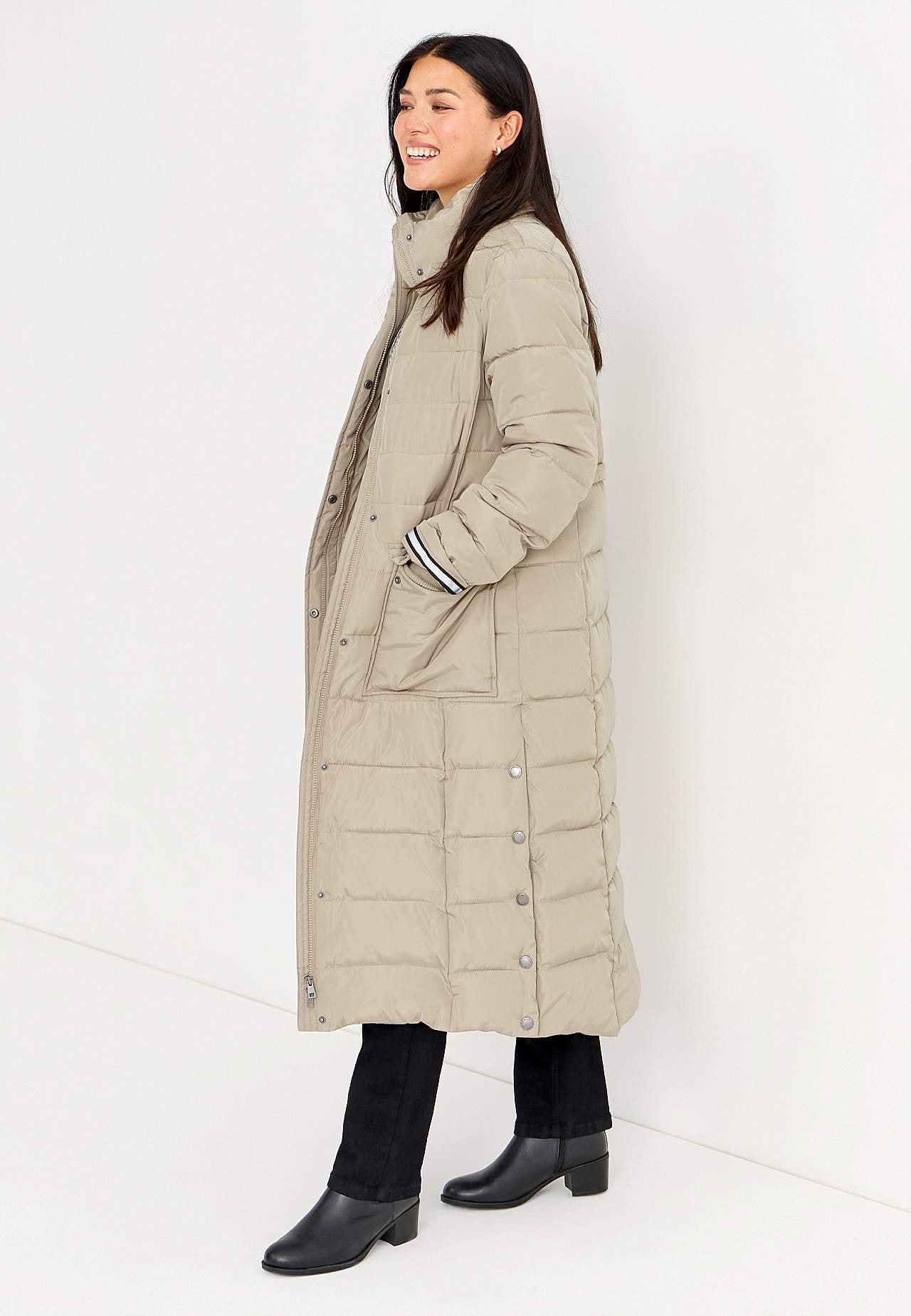 Długi i watowany płaszcz