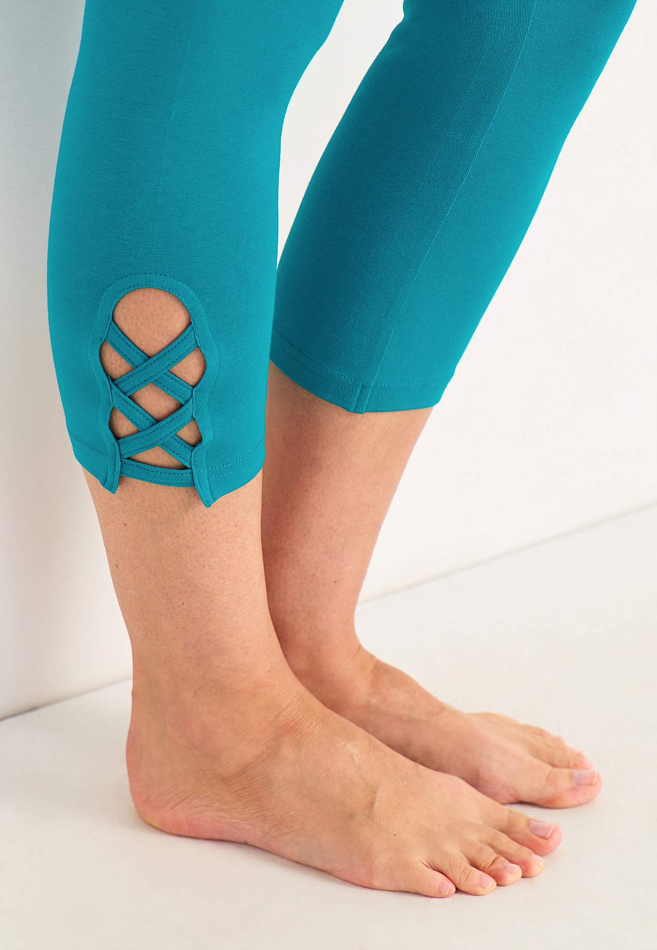Legginsy rybaczki z miłymi detalami 2 sztuki