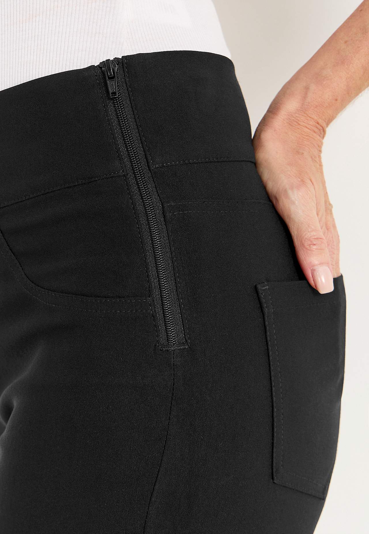 Spodnie z bengaliny z wąskimi nogawkami