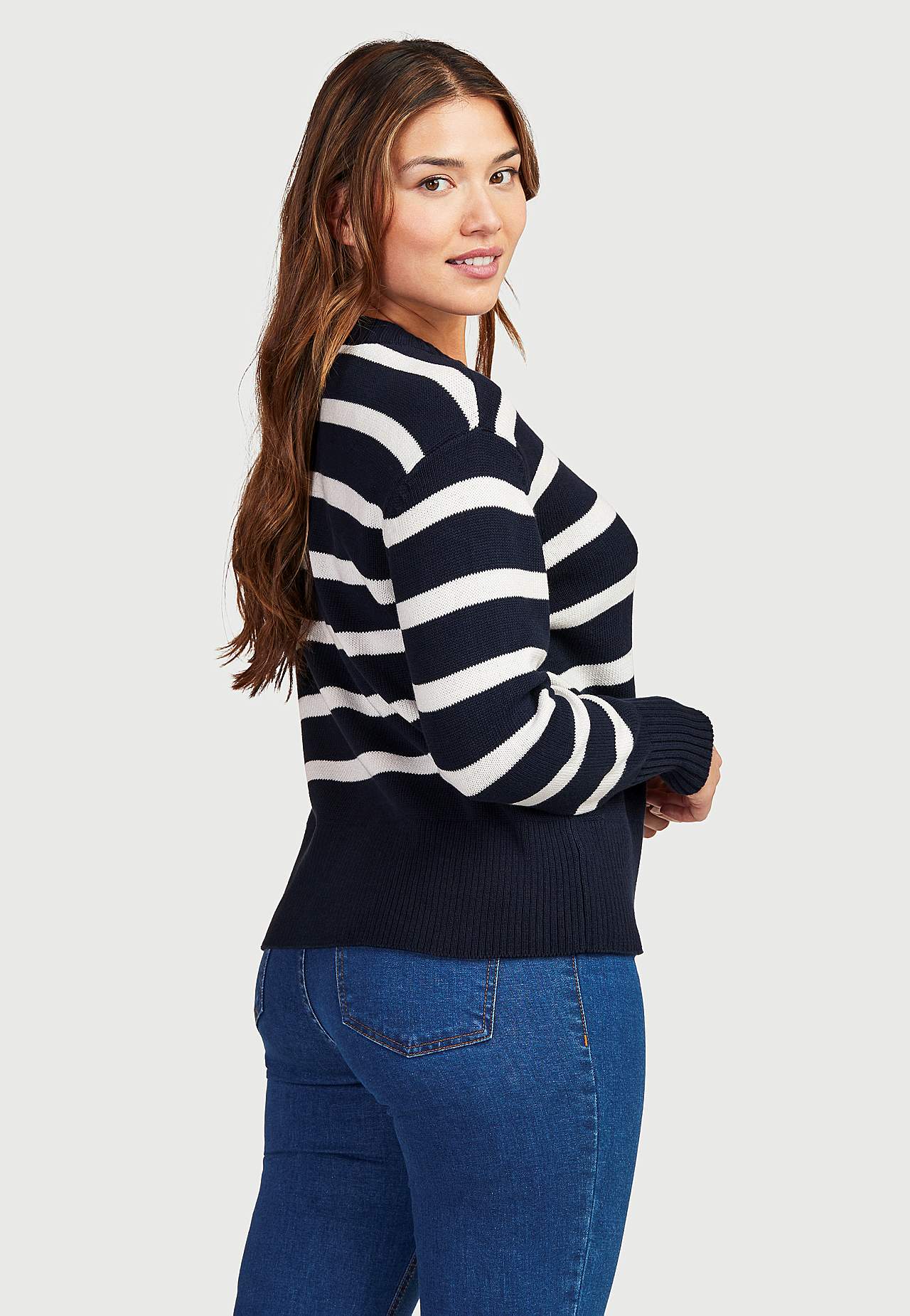 Pasiasty i krótki sweter Filippa