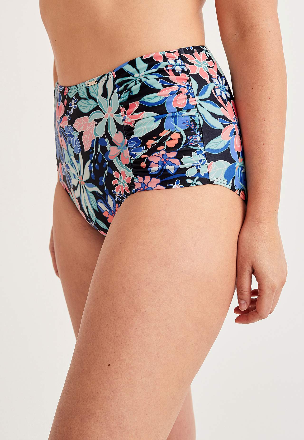 Dół bikini z wysokim stanem