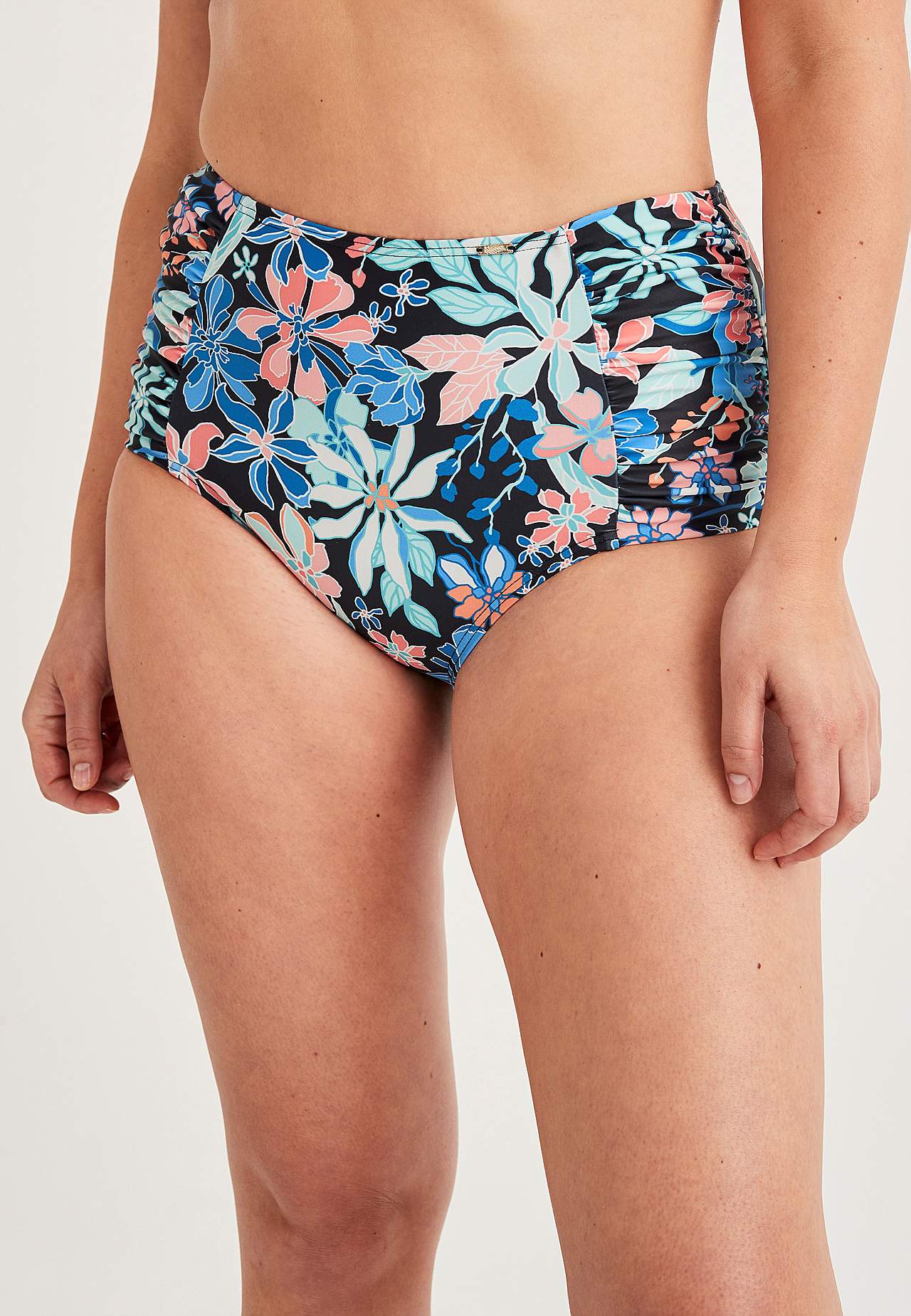 Dół bikini z wysokim stanem
