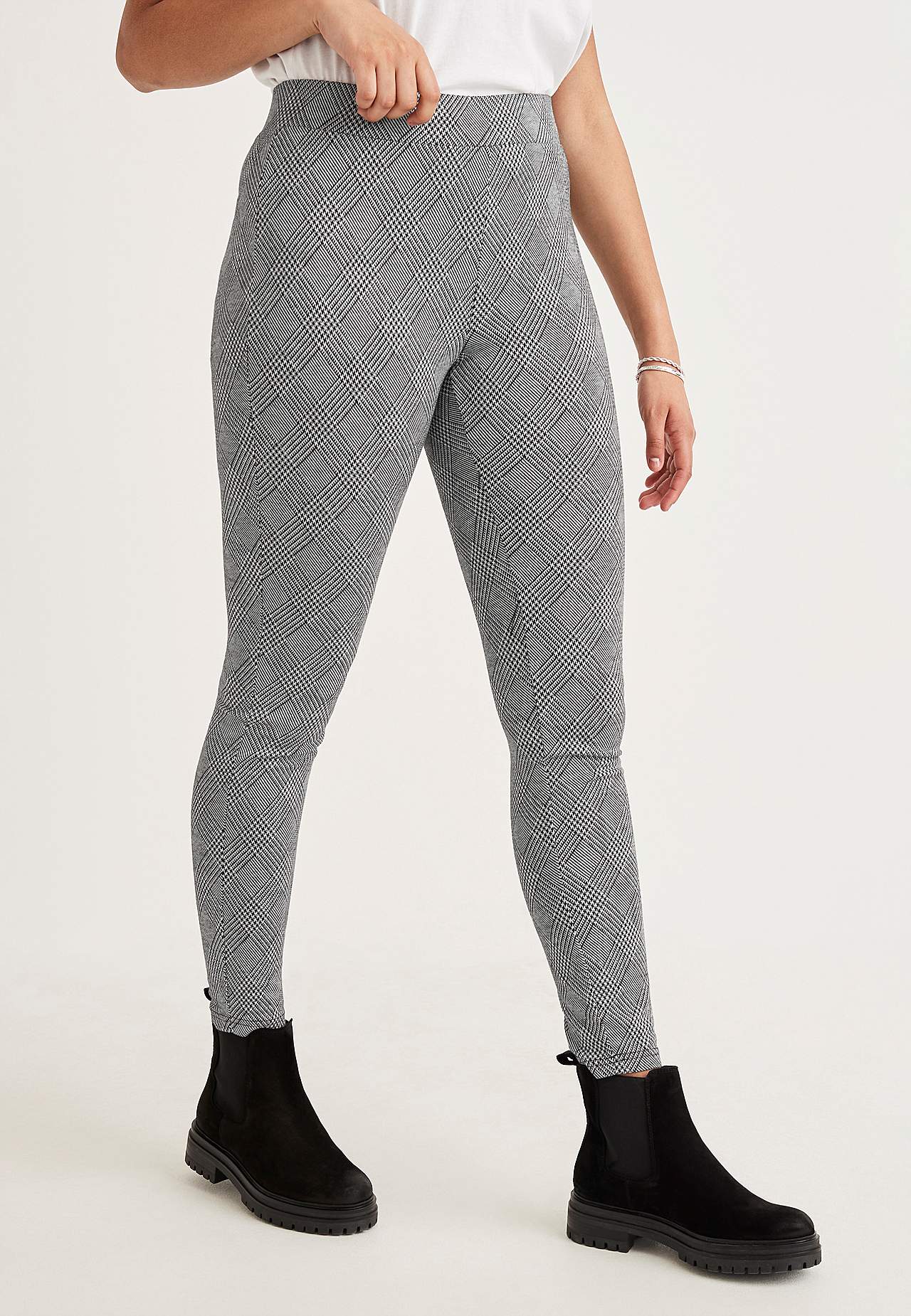 Kraciaste legginsy