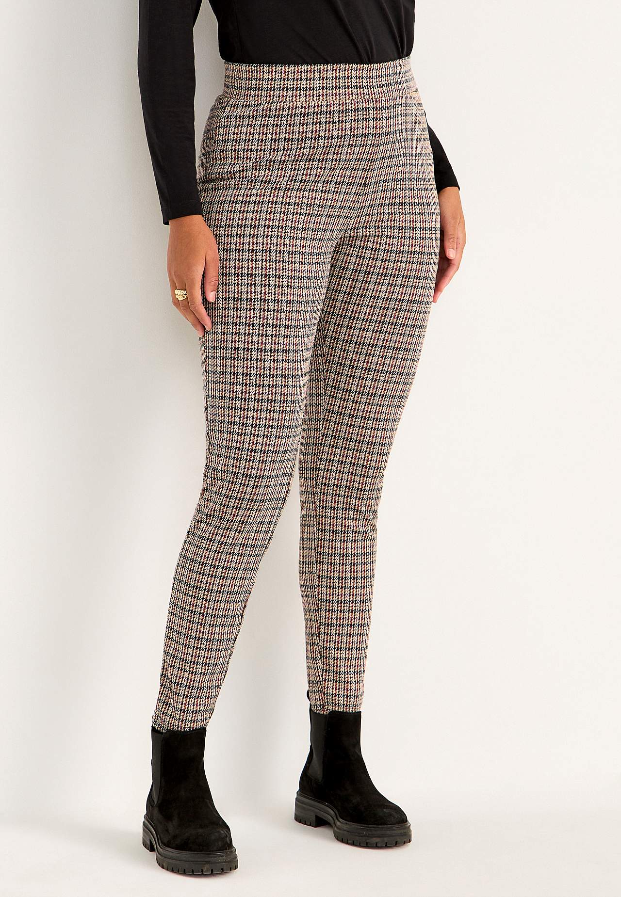 Kraciaste legginsy