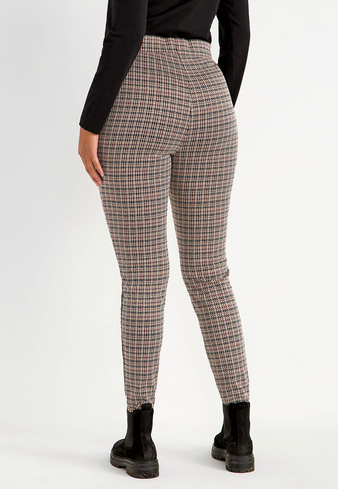 Kraciaste legginsy