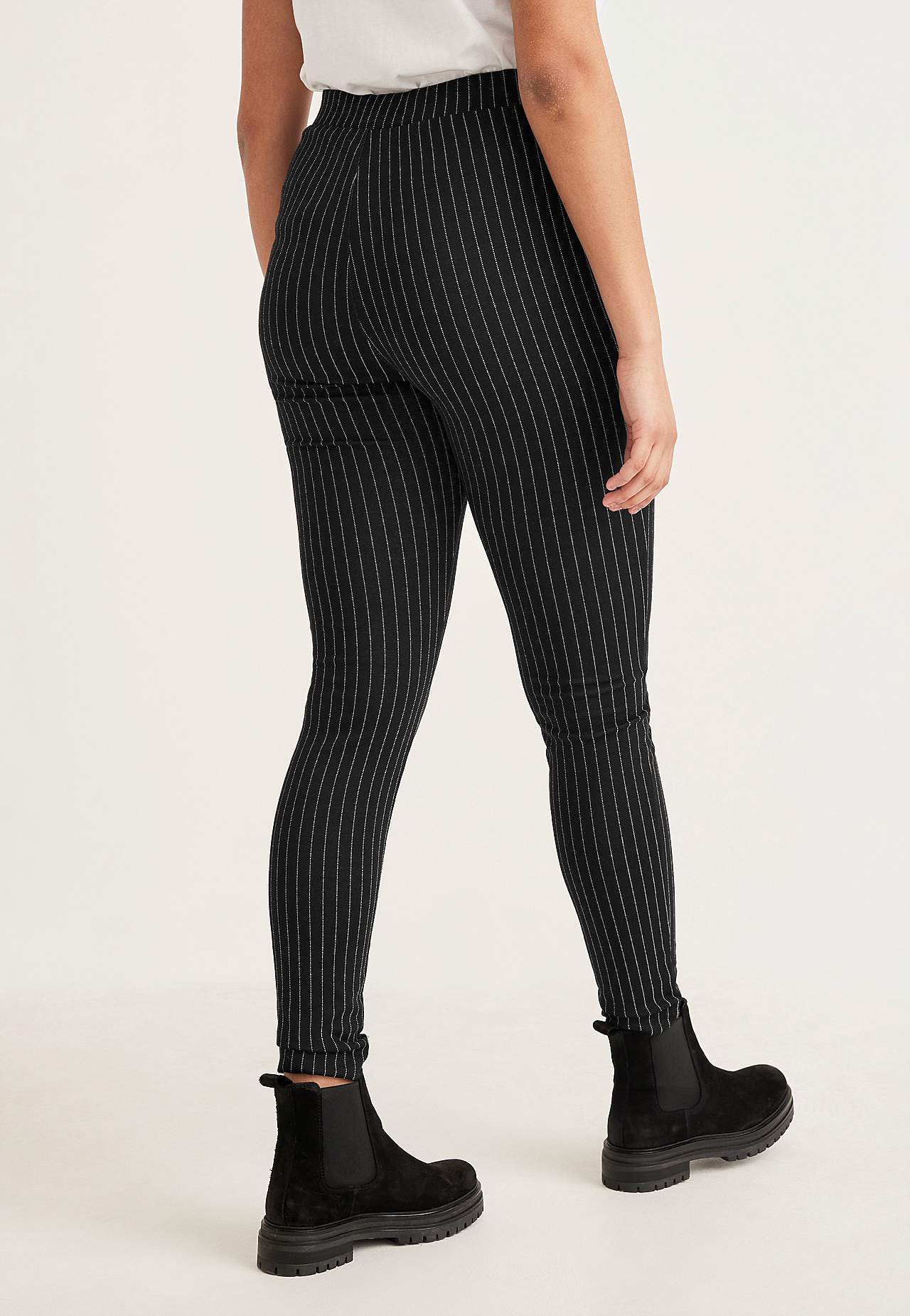 Wzorzyste legginsy