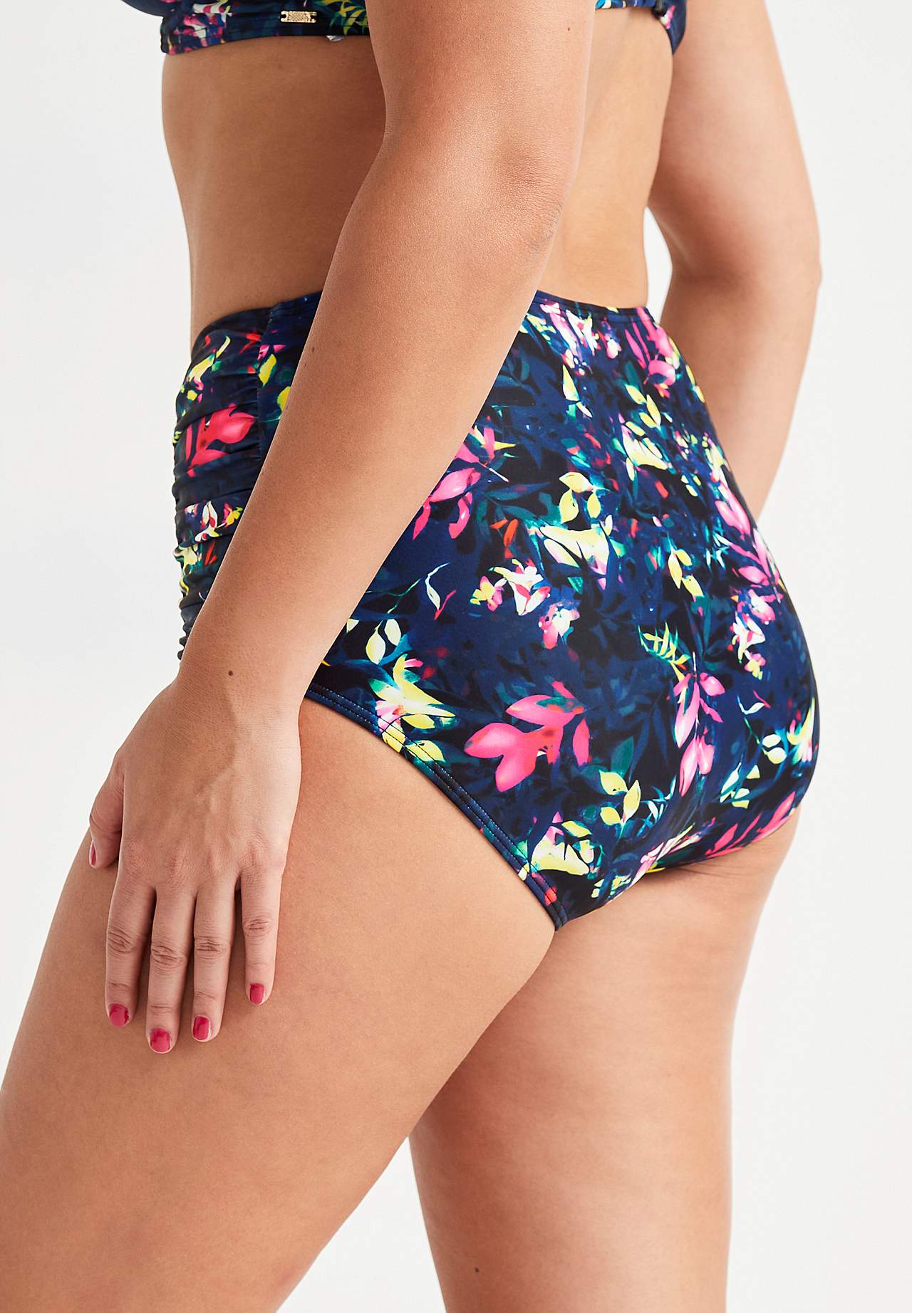 Dół bikini z wysokim stanem