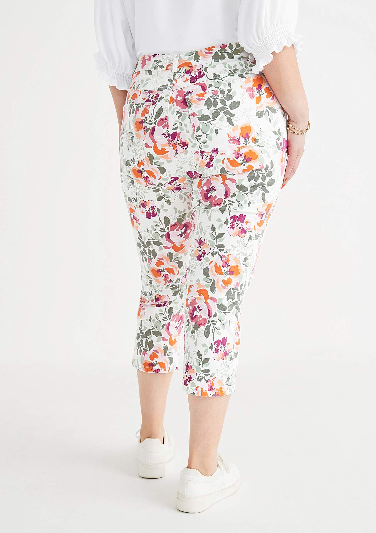 Spodnie capri w kwiaty