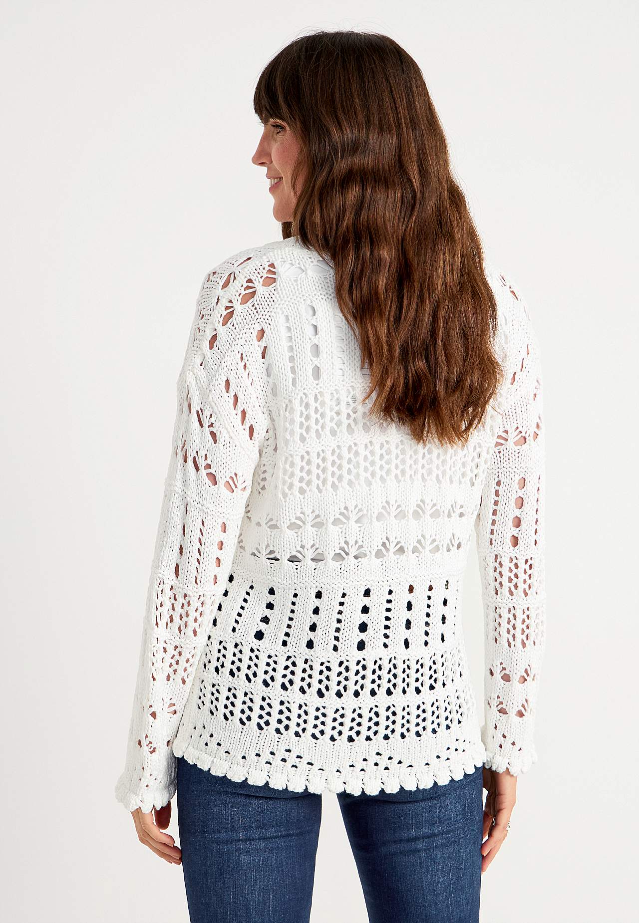 Dzianinowy sweter z ażurowym wzorem