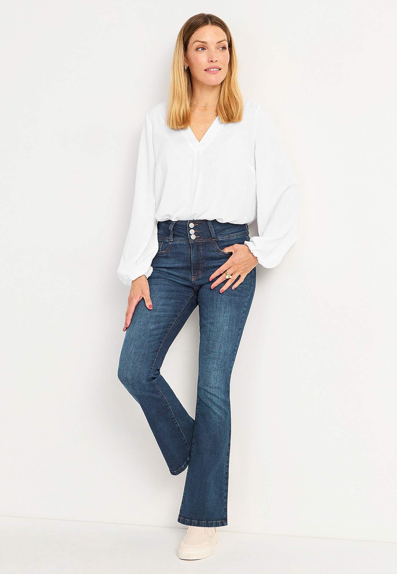 Jeansy bootcut z wysokim stanem