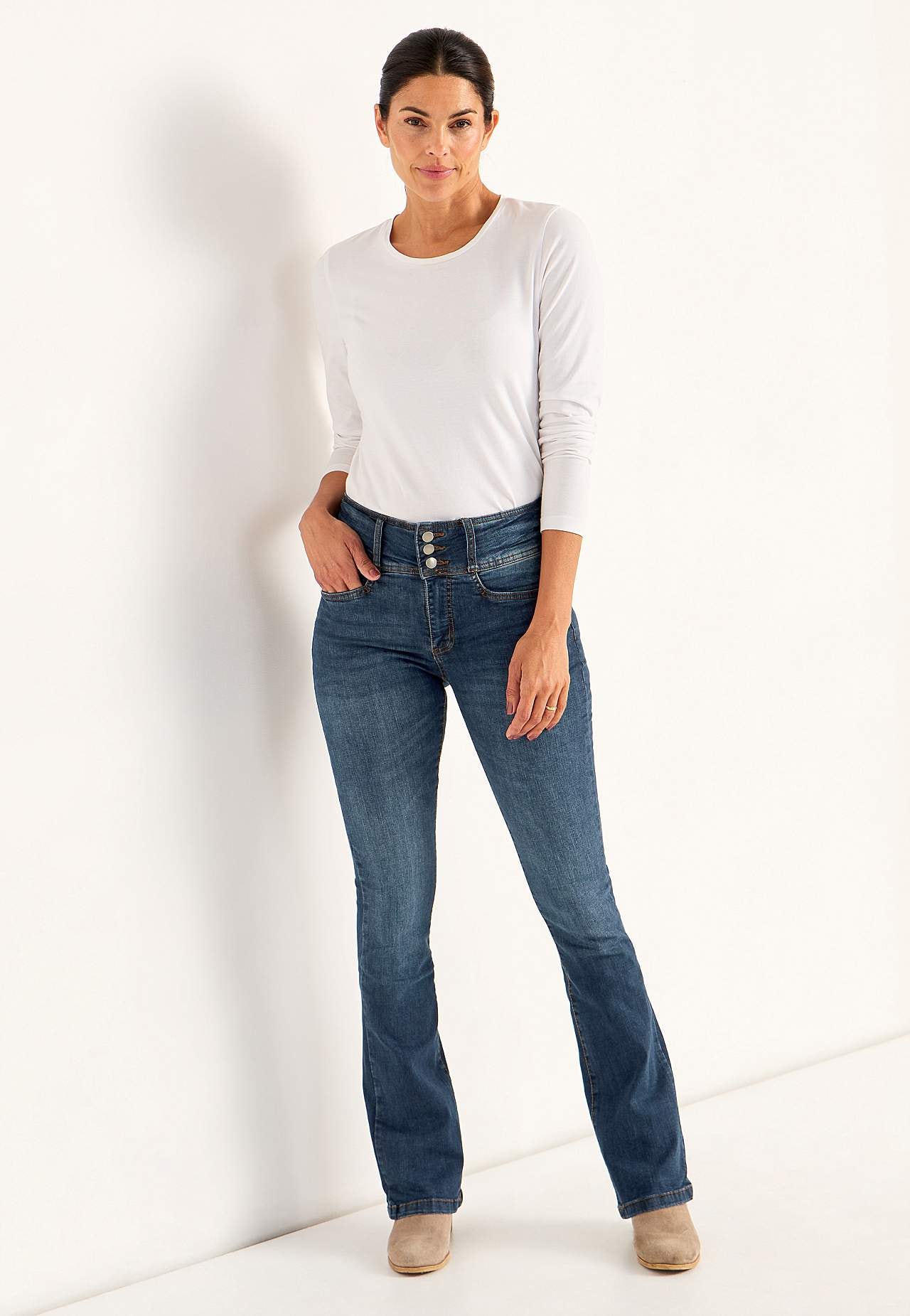 Jeansy bootcut z wysokim stanem