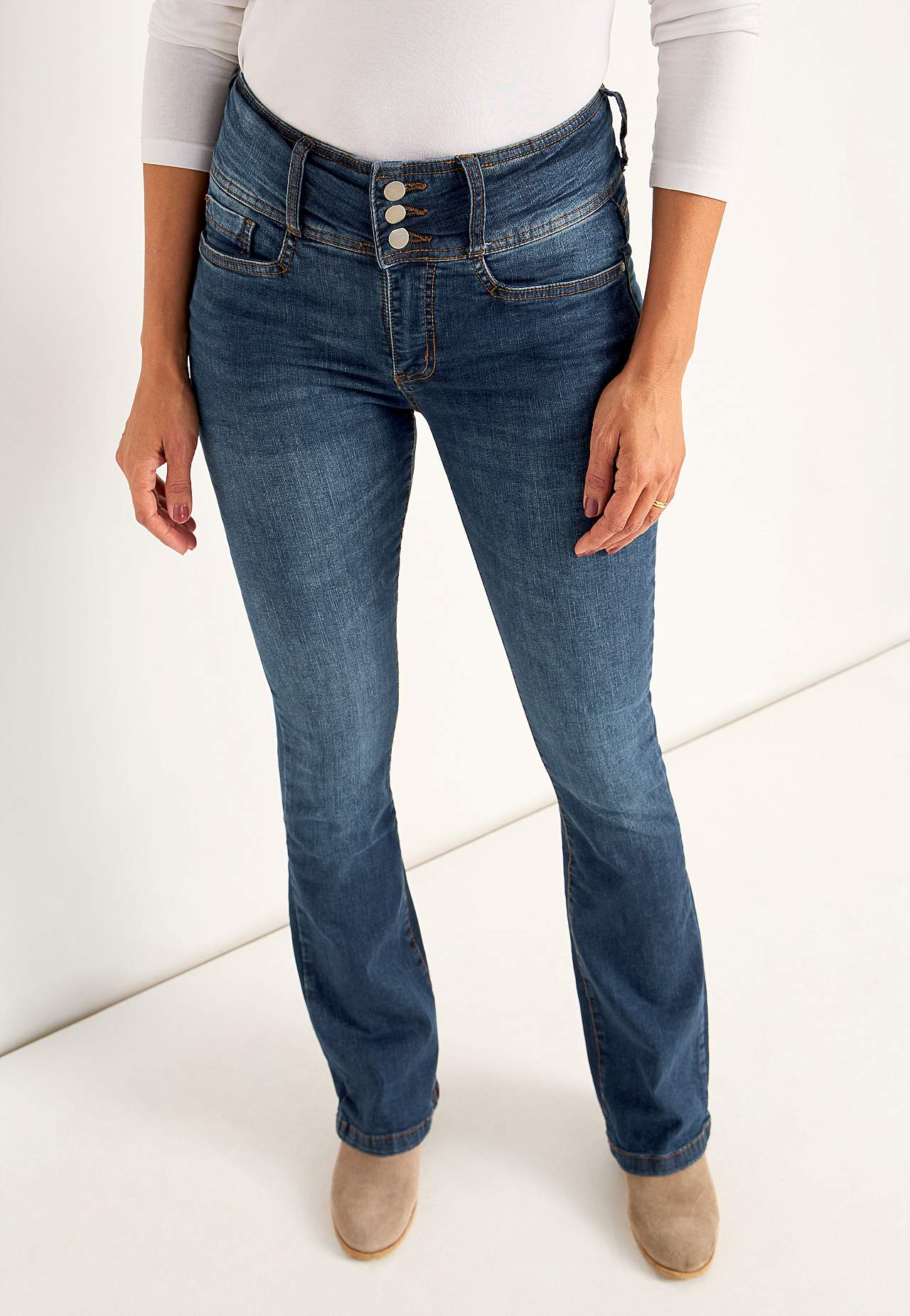 Jeansy bootcut z wysokim stanem