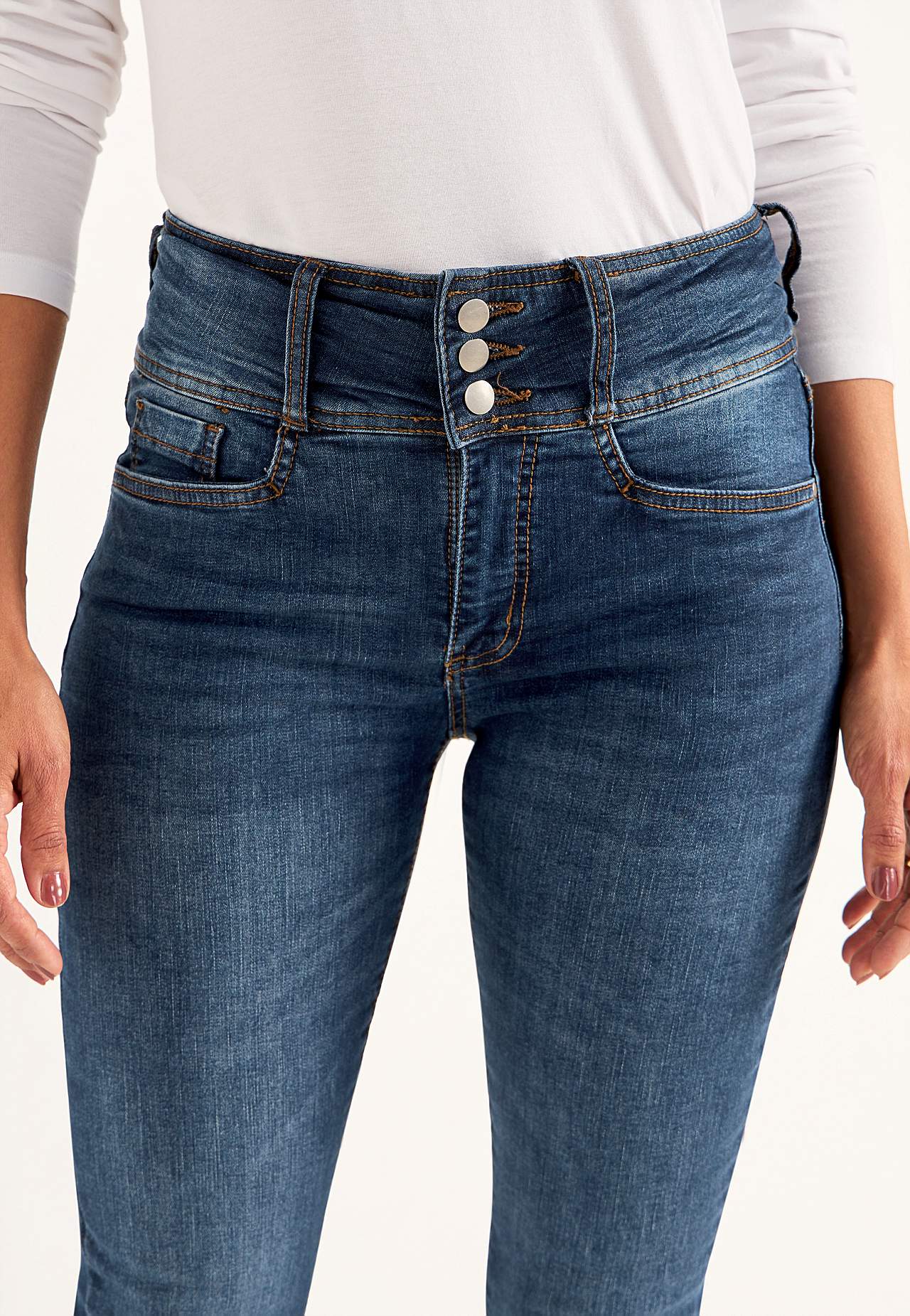 Jeansy bootcut z wysokim stanem