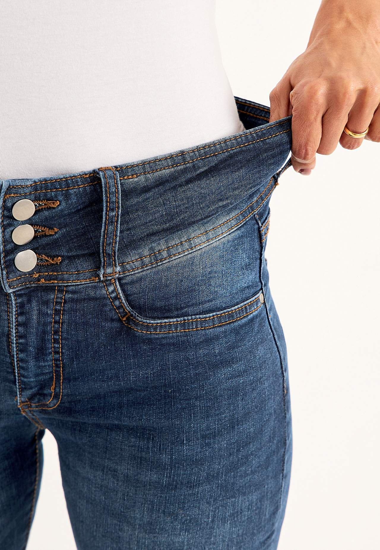 Jeansy bootcut z wysokim stanem