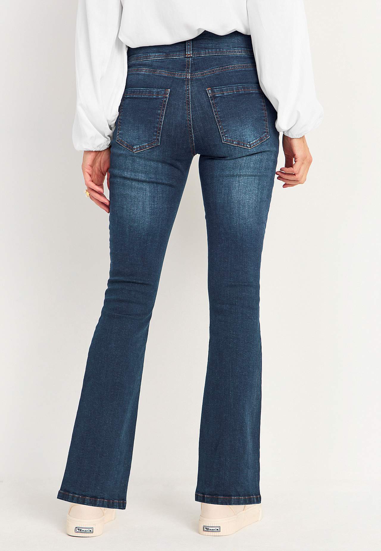 Jeansy bootcut z wysokim stanem