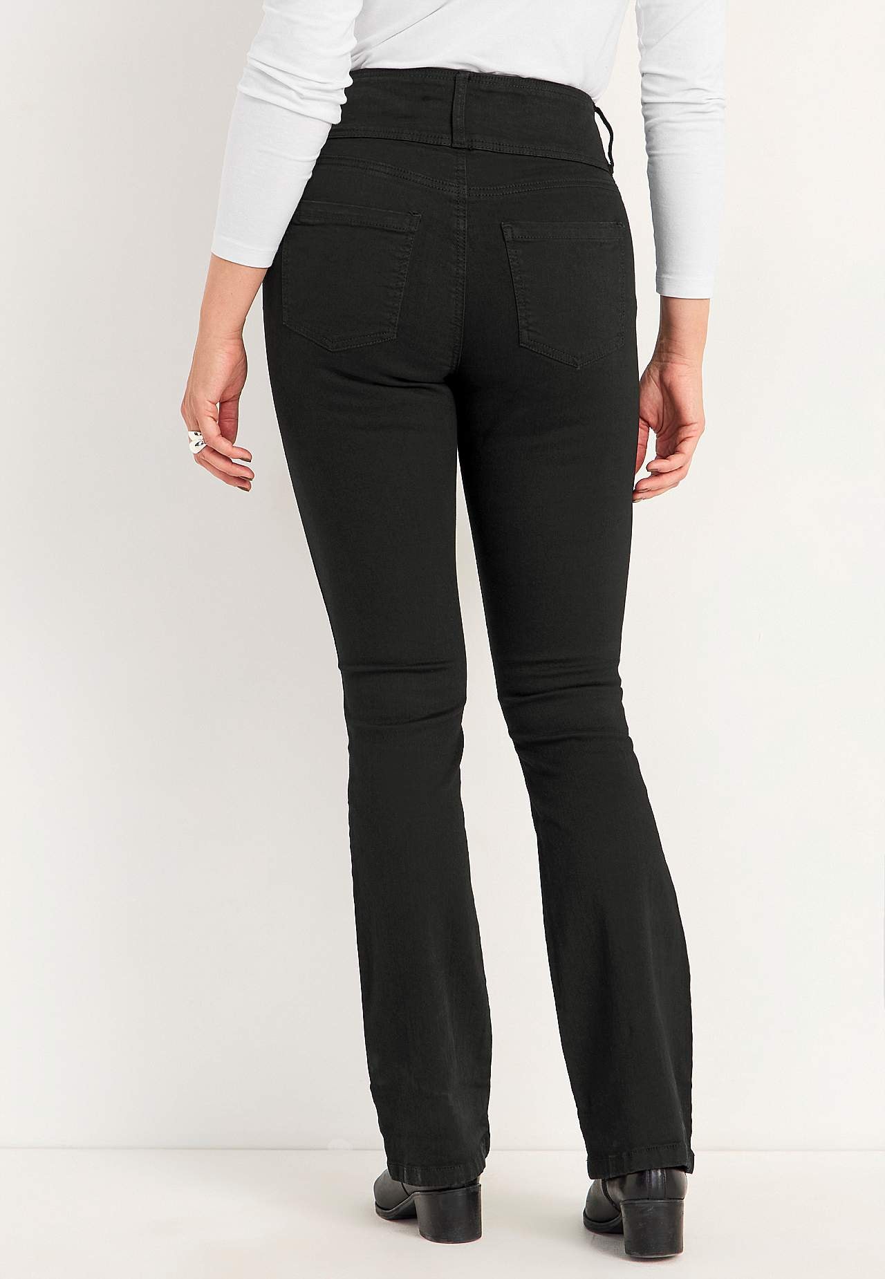 Jeansy bootcut z wysokim stanem