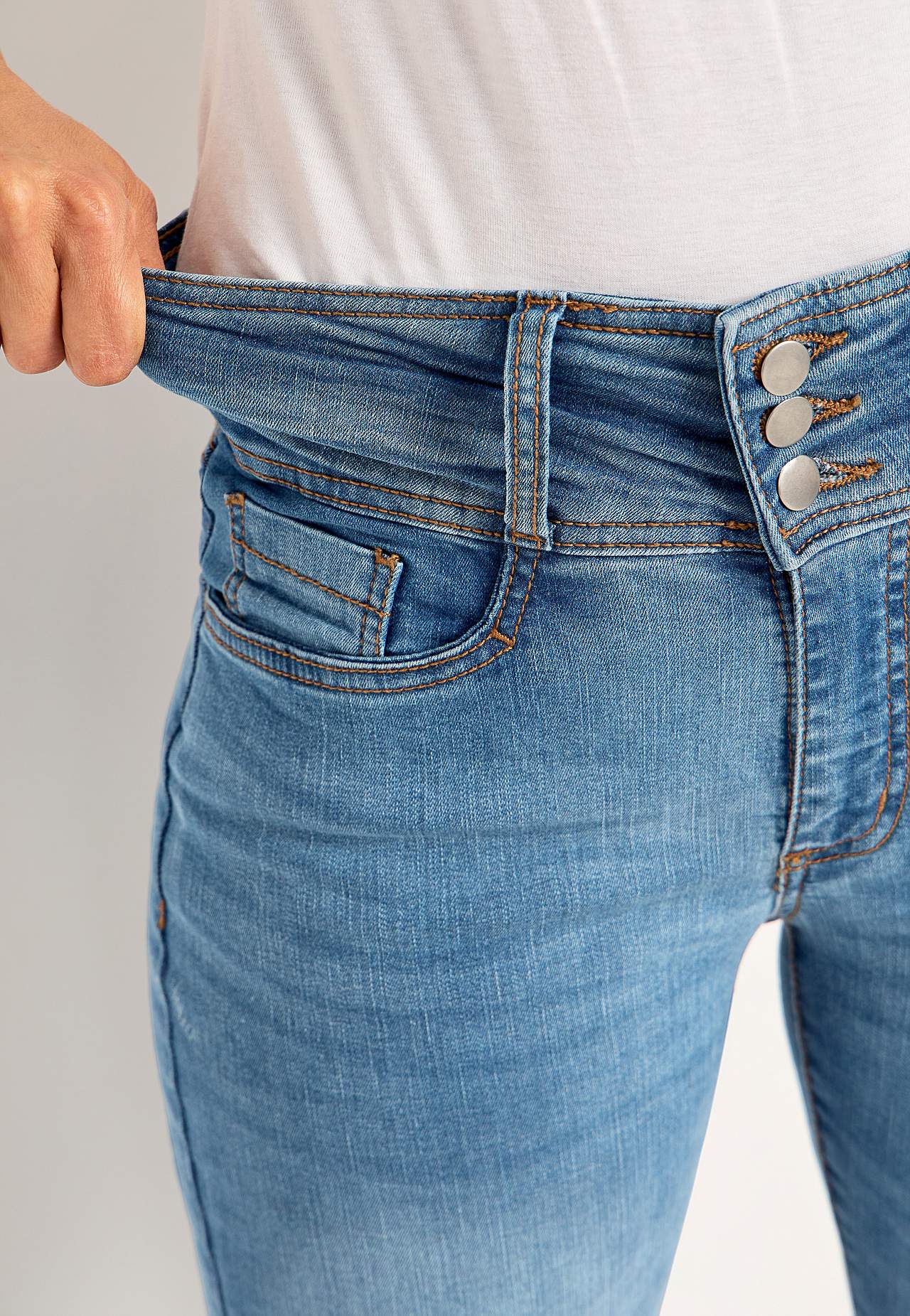 Jeansy bootcut z wysokim stanem Jennifer