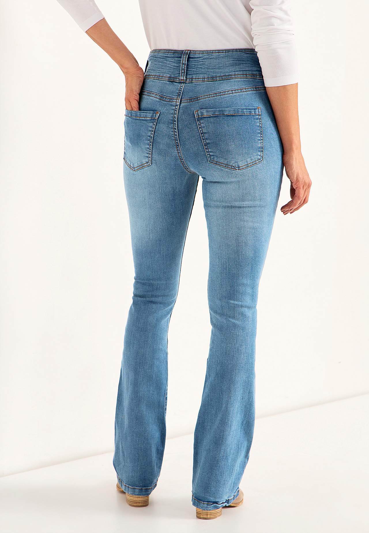 Jeansy bootcut z wysokim stanem Jennifer
